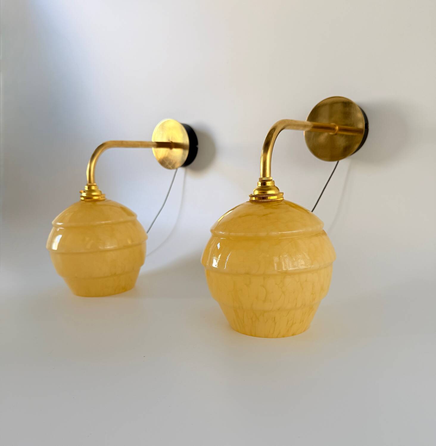 Vintage wall lamp with pull switch