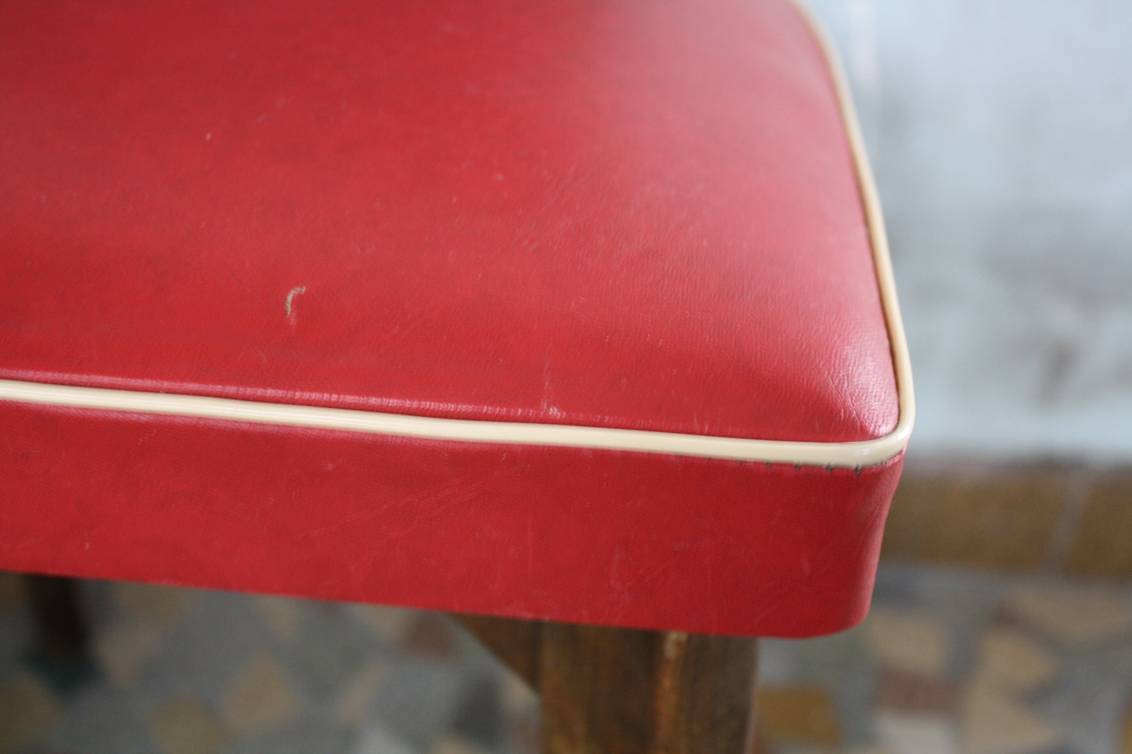 Lot of 8 vintage wooden chairs and red skai