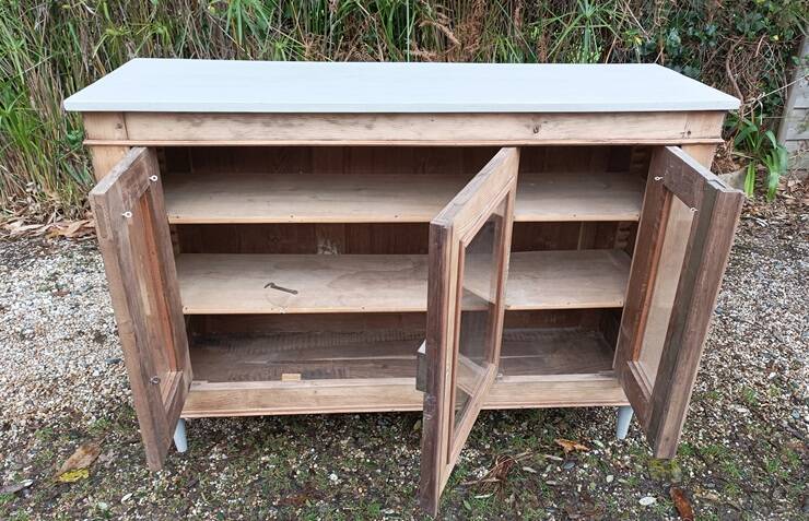 Solid wood buffet unit with glass doors and air-gummed dresser dpc 1223100