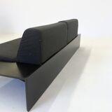 Canapé Harvink The Mission avec cadre noir et tissu gris foncé