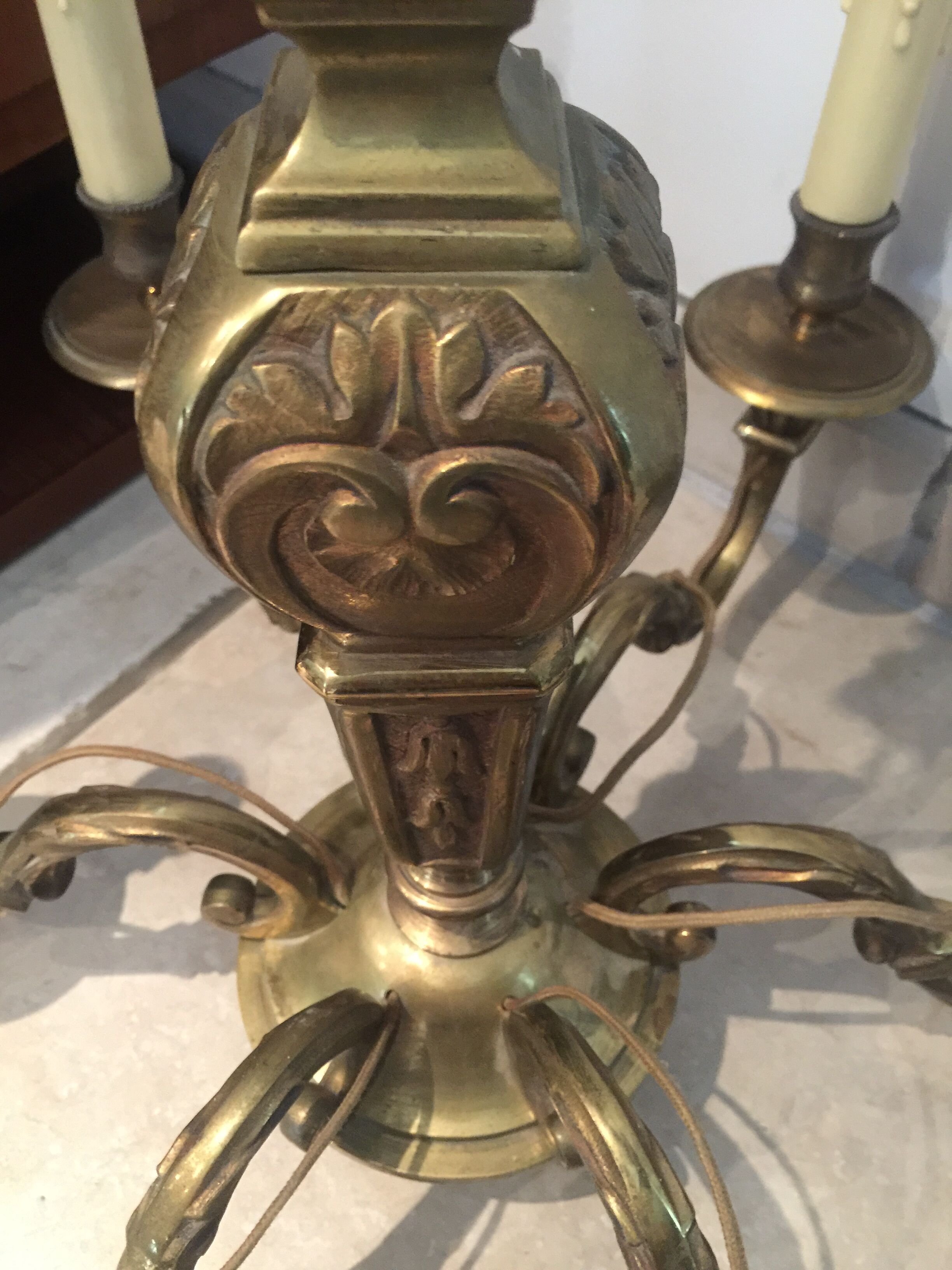 Lustre en bronze style louis XVI