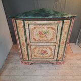 Painted wooden notch