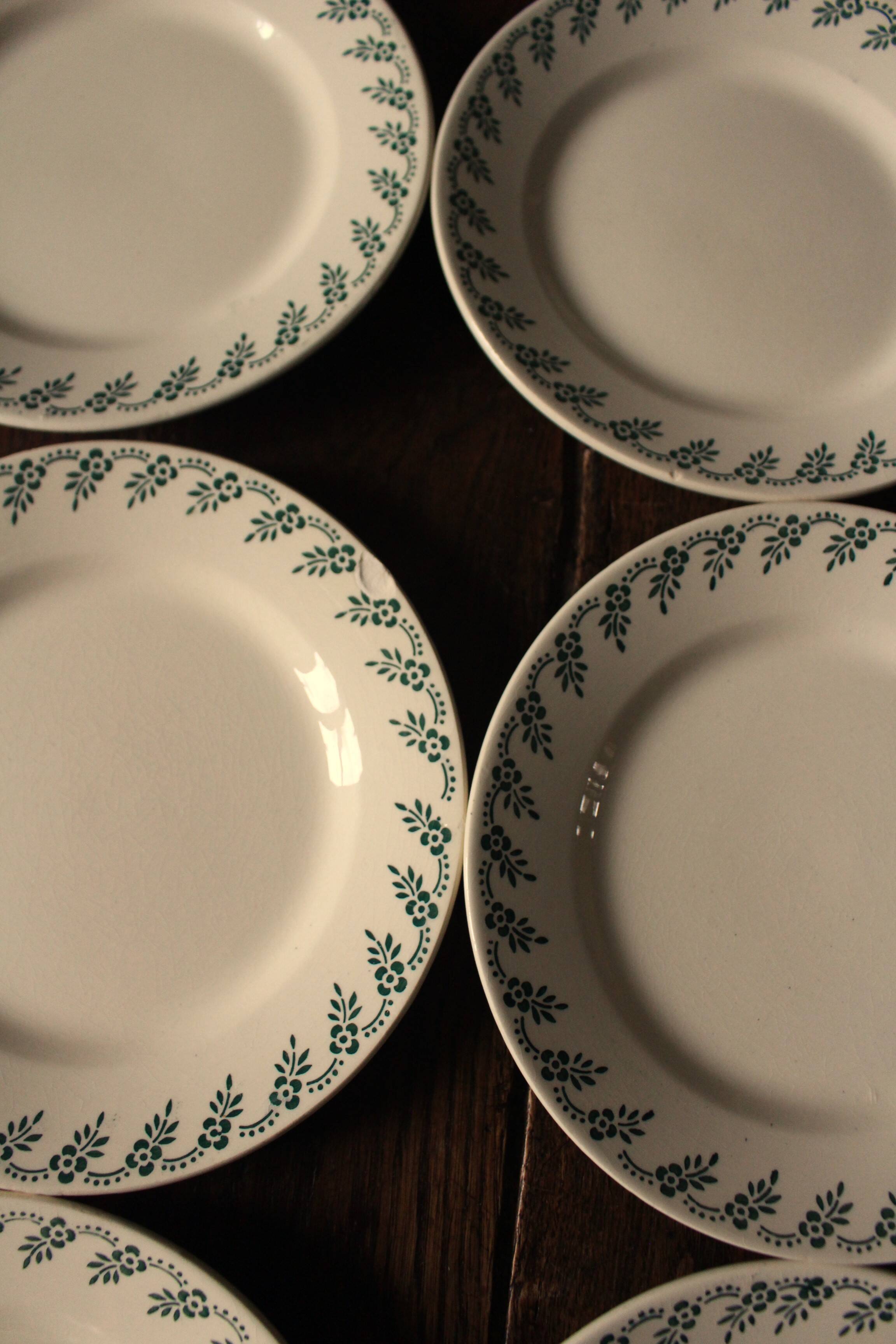 A set of 8 small plates Terre de Fer flowers green Choisy le Roi