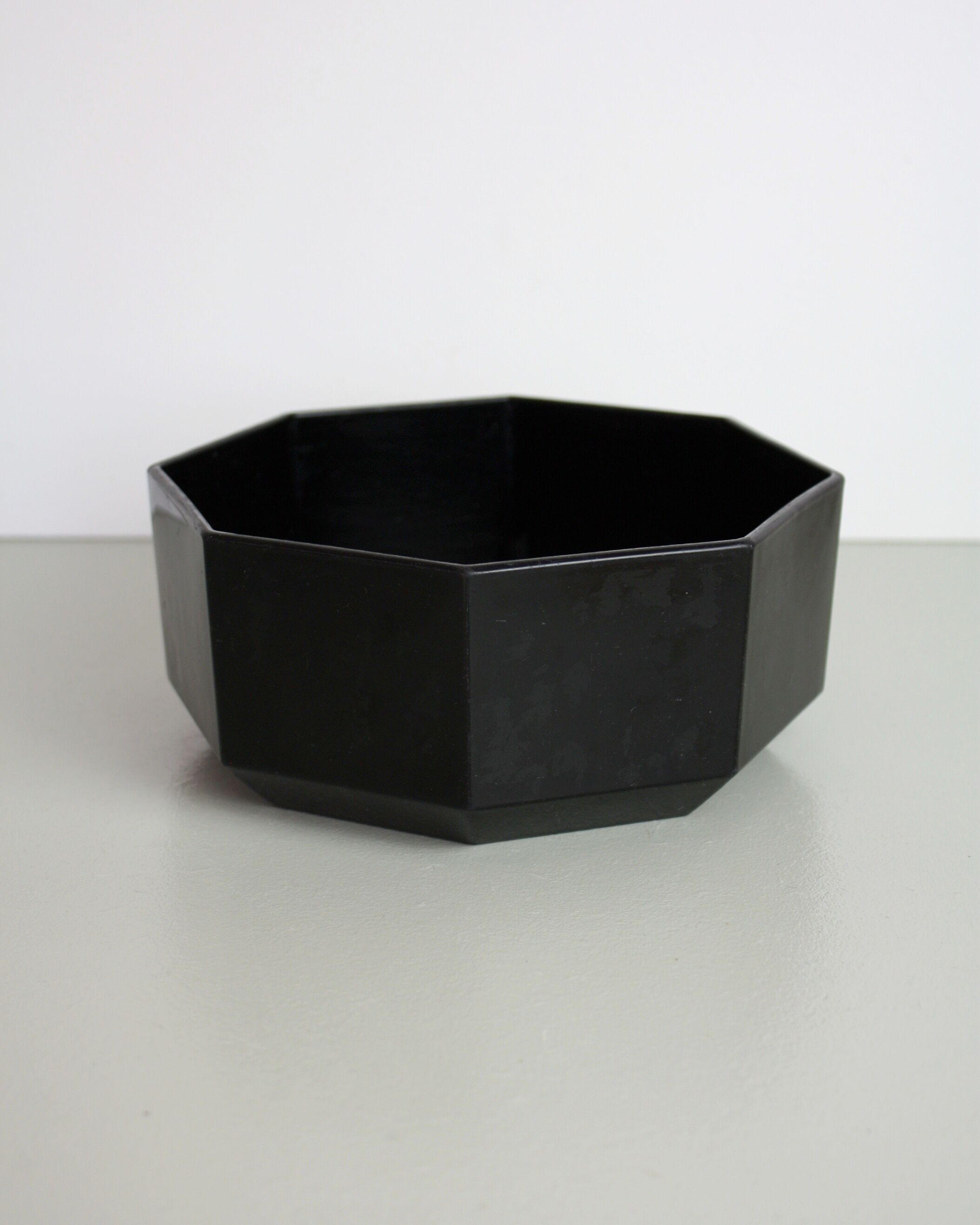 Black bowl Octime Arcoroc 80's