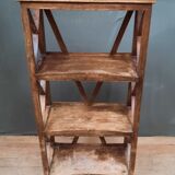 Flooring on braced feet