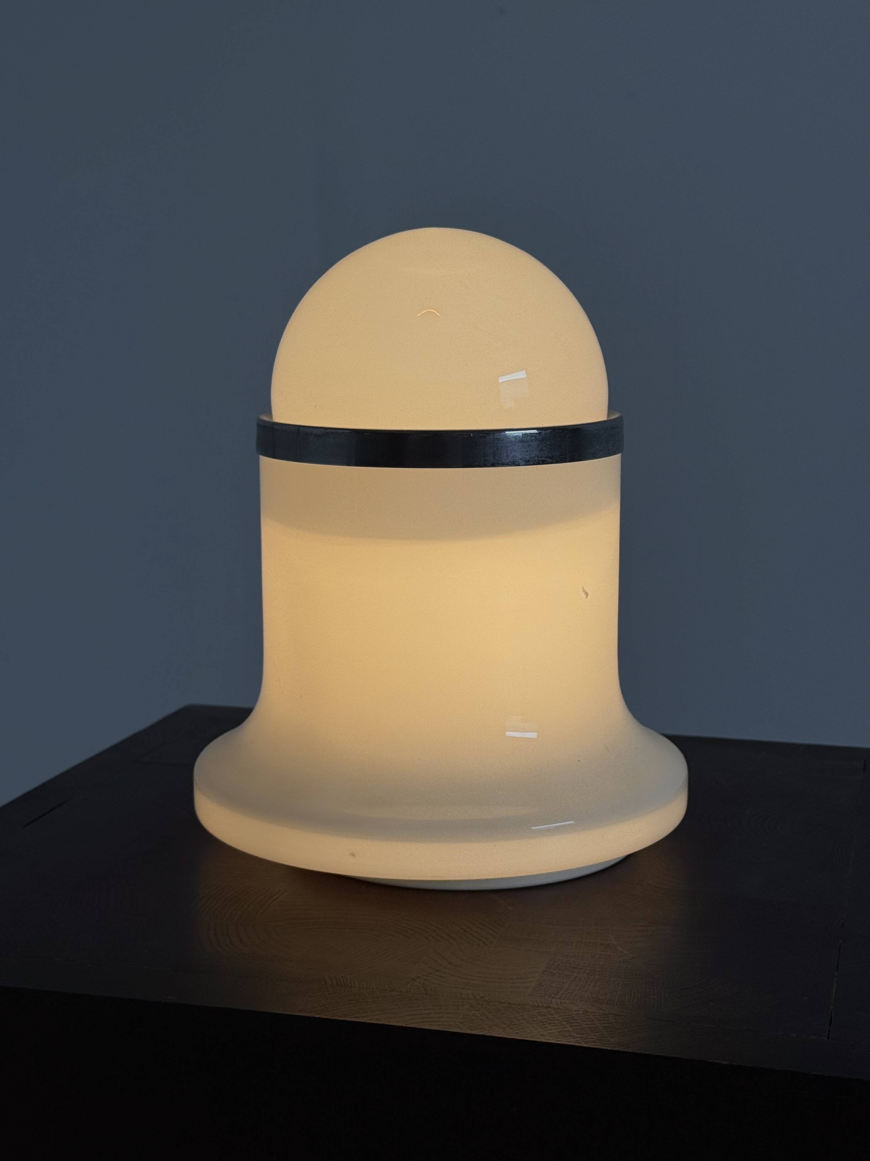 Murano vintage table lamp white by Architetti by De Martini, Falconi & Fois