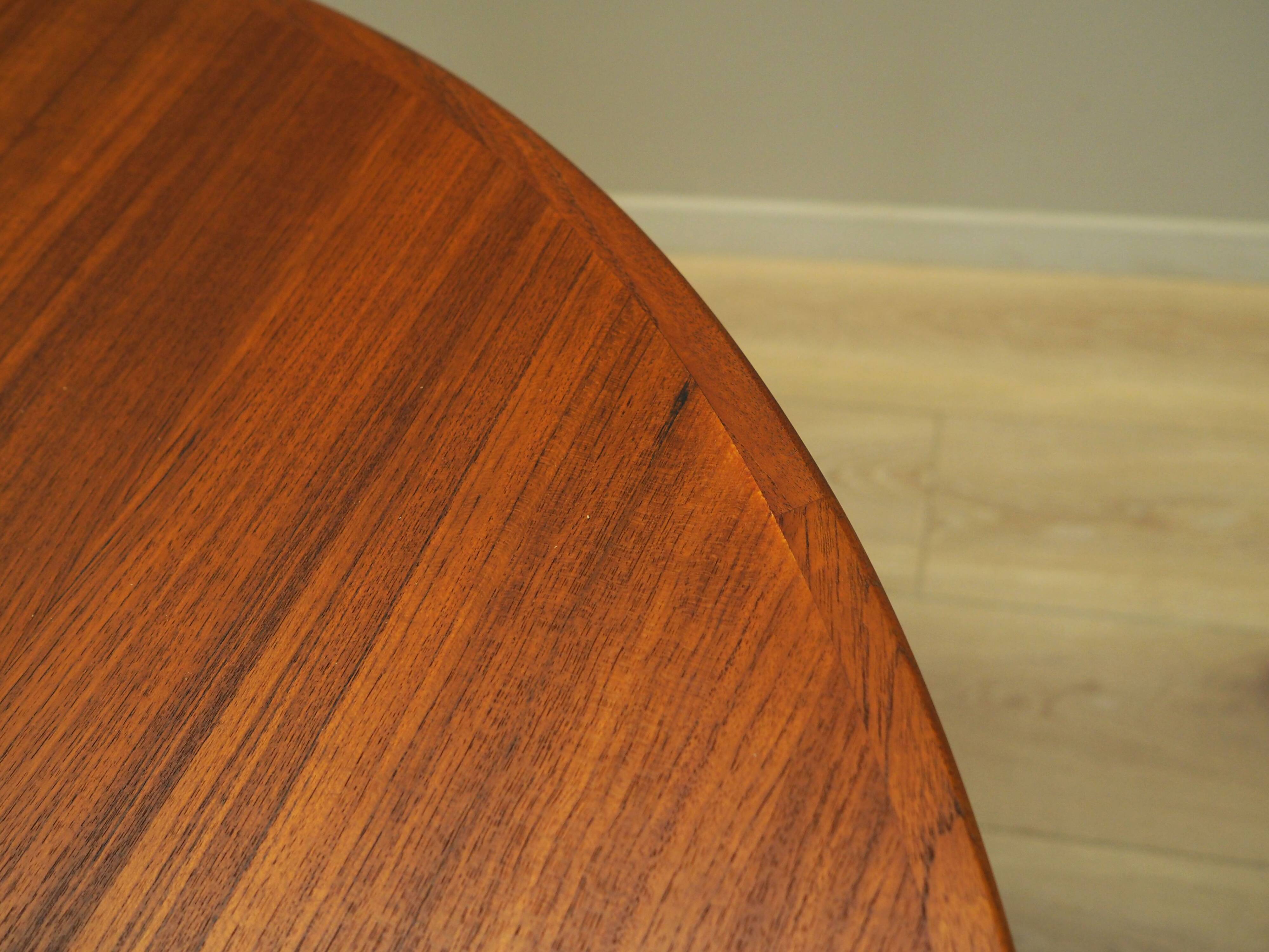 Round teak table, Danish design, 1960s, manufacturer: Gudme Møbelfabrik, de