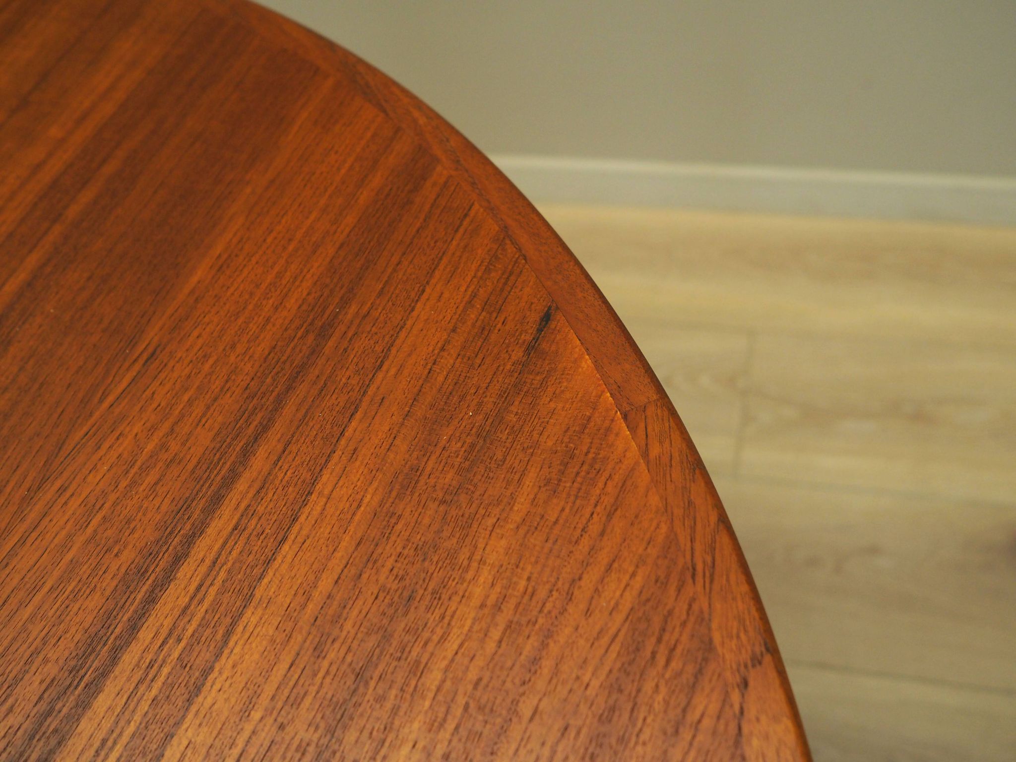 Round teak table, Danish design, 1960s, manufacturer: Gudme Møbelfabrik, de