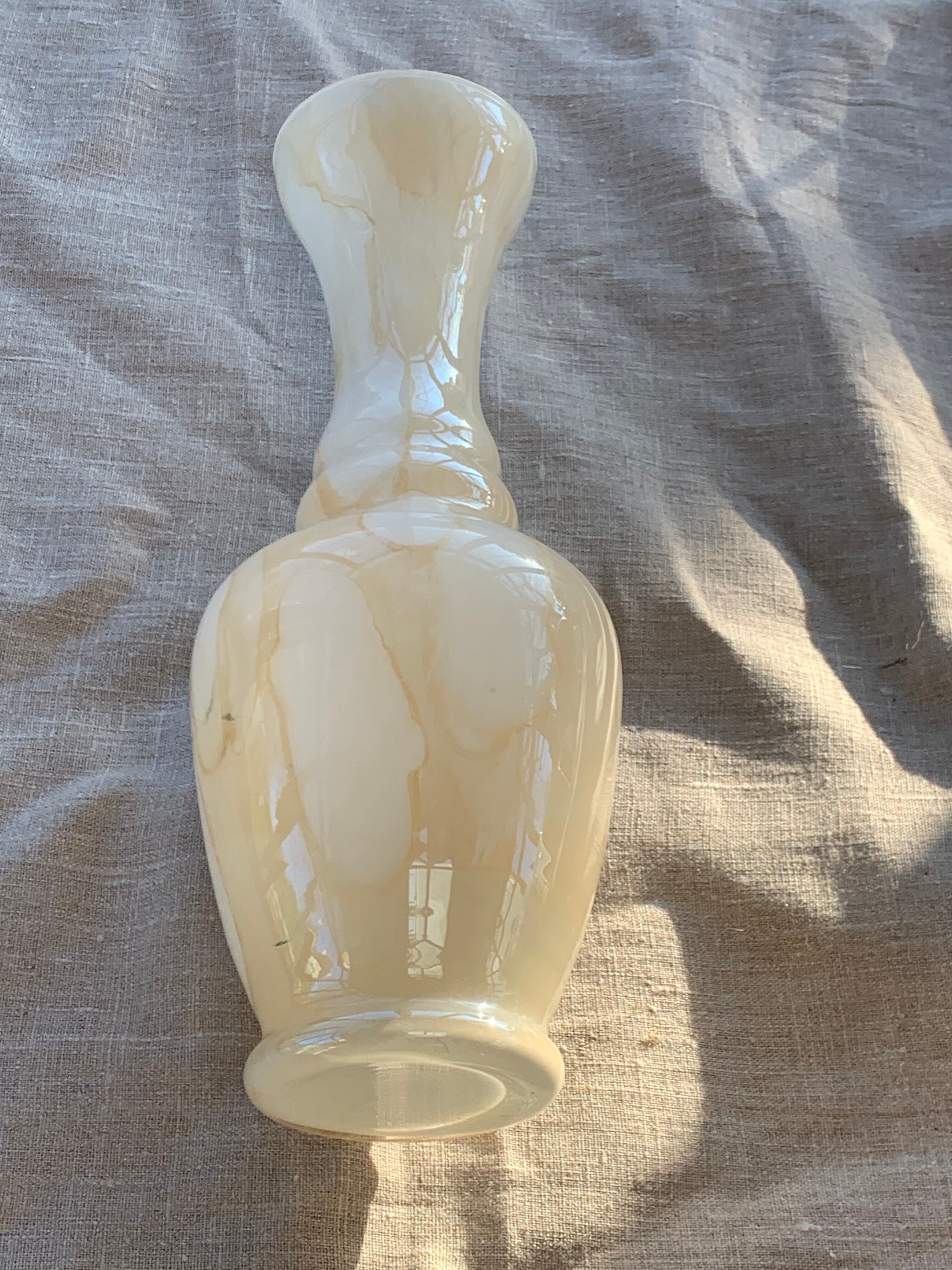 Beige opaline vase vintage marble effect