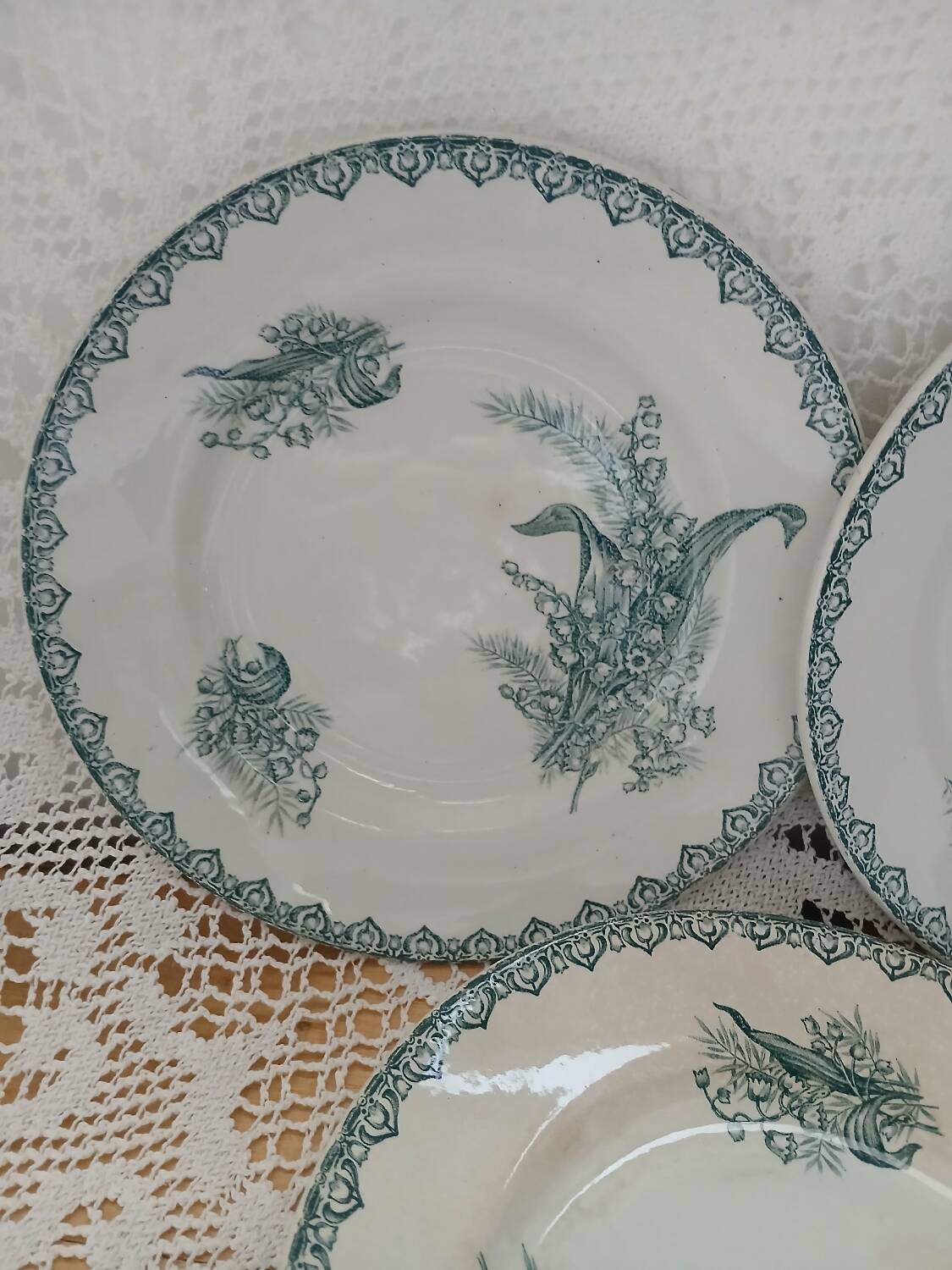 3 old Terre de fer plates