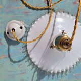 Serrated opaline suspension