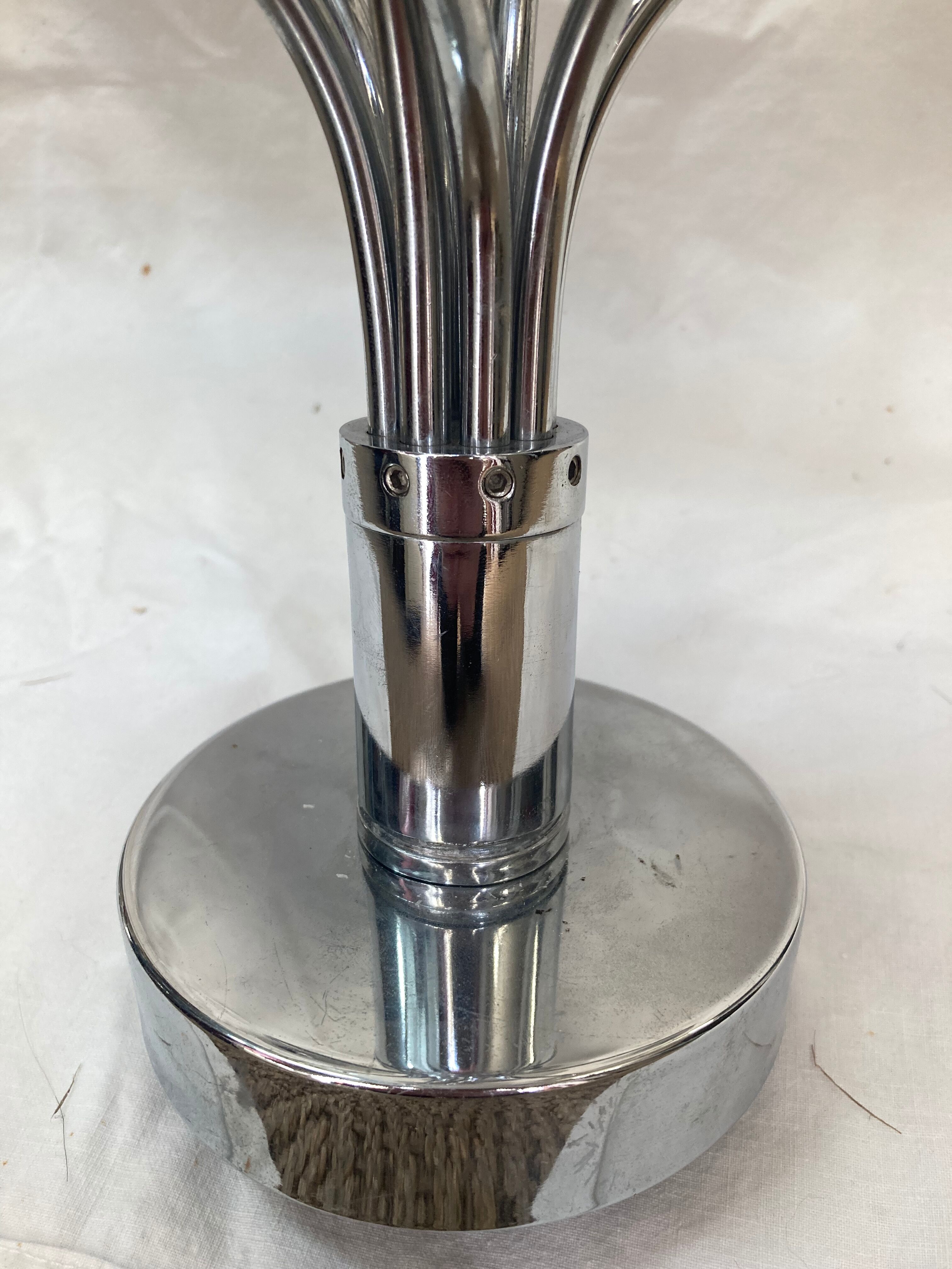 Chandelier 8 white opalines