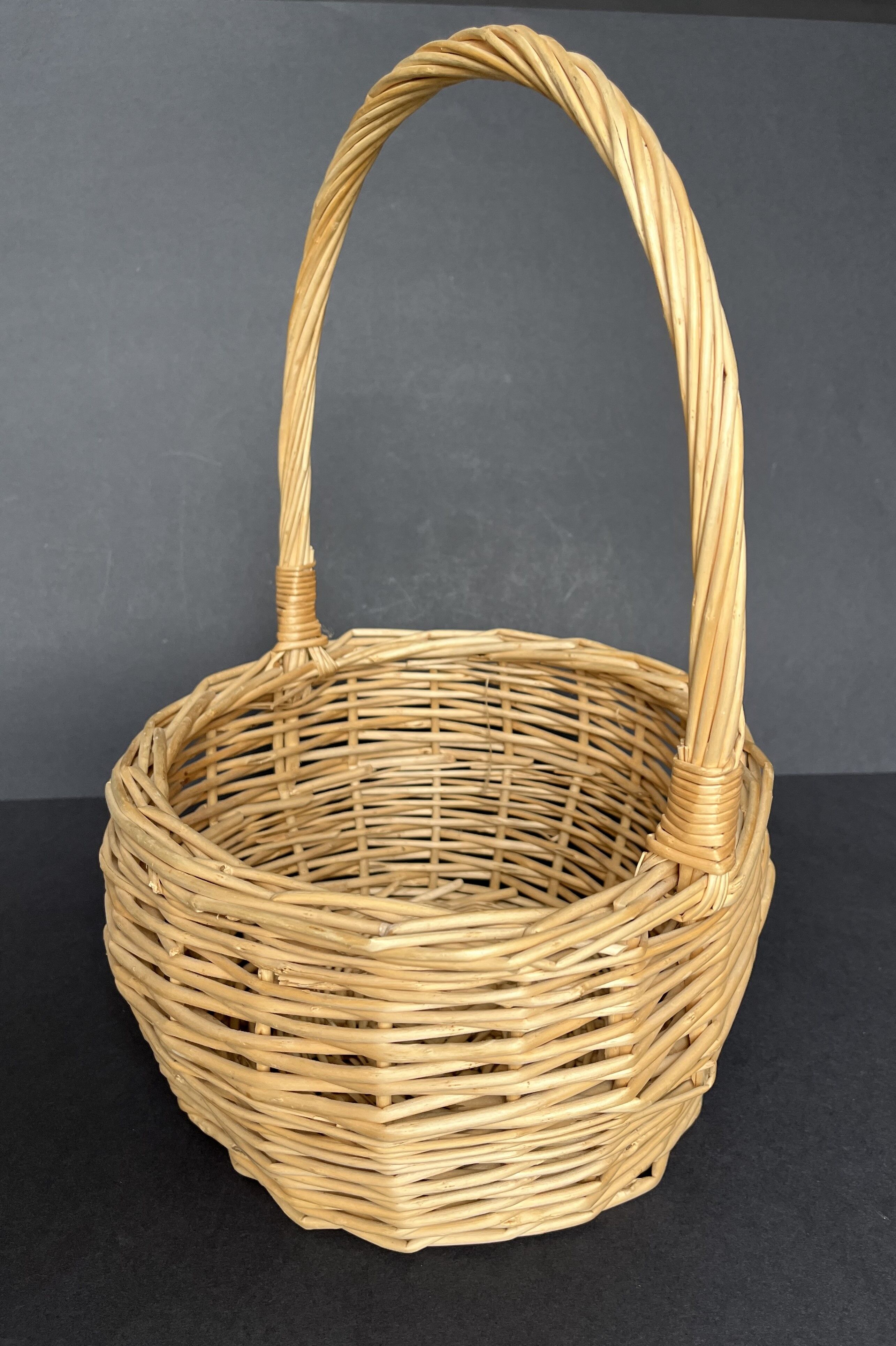 Round wicker basket