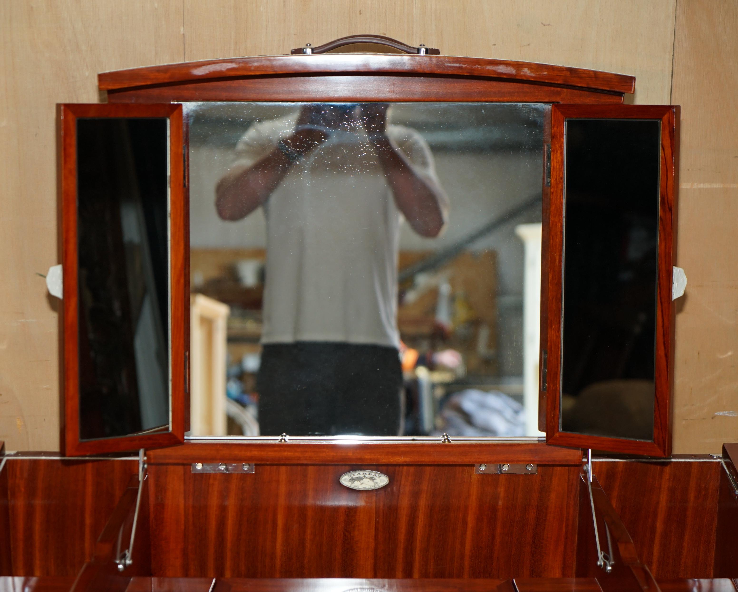STARBAY LIVING THE LEGEND La Desirade Folding Hairdresser in leather and mahogany