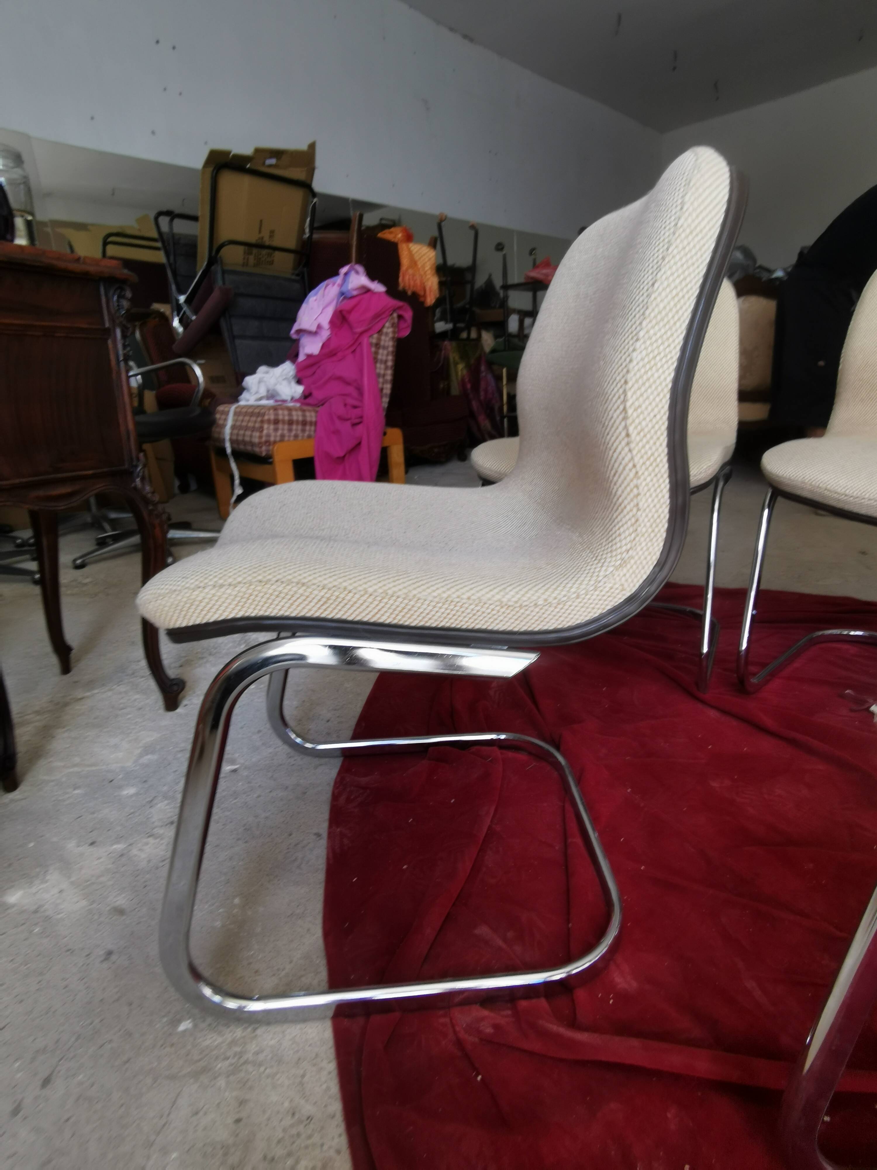 Ensemble de 6 chaises plus 1 fauteuil strafor année 70