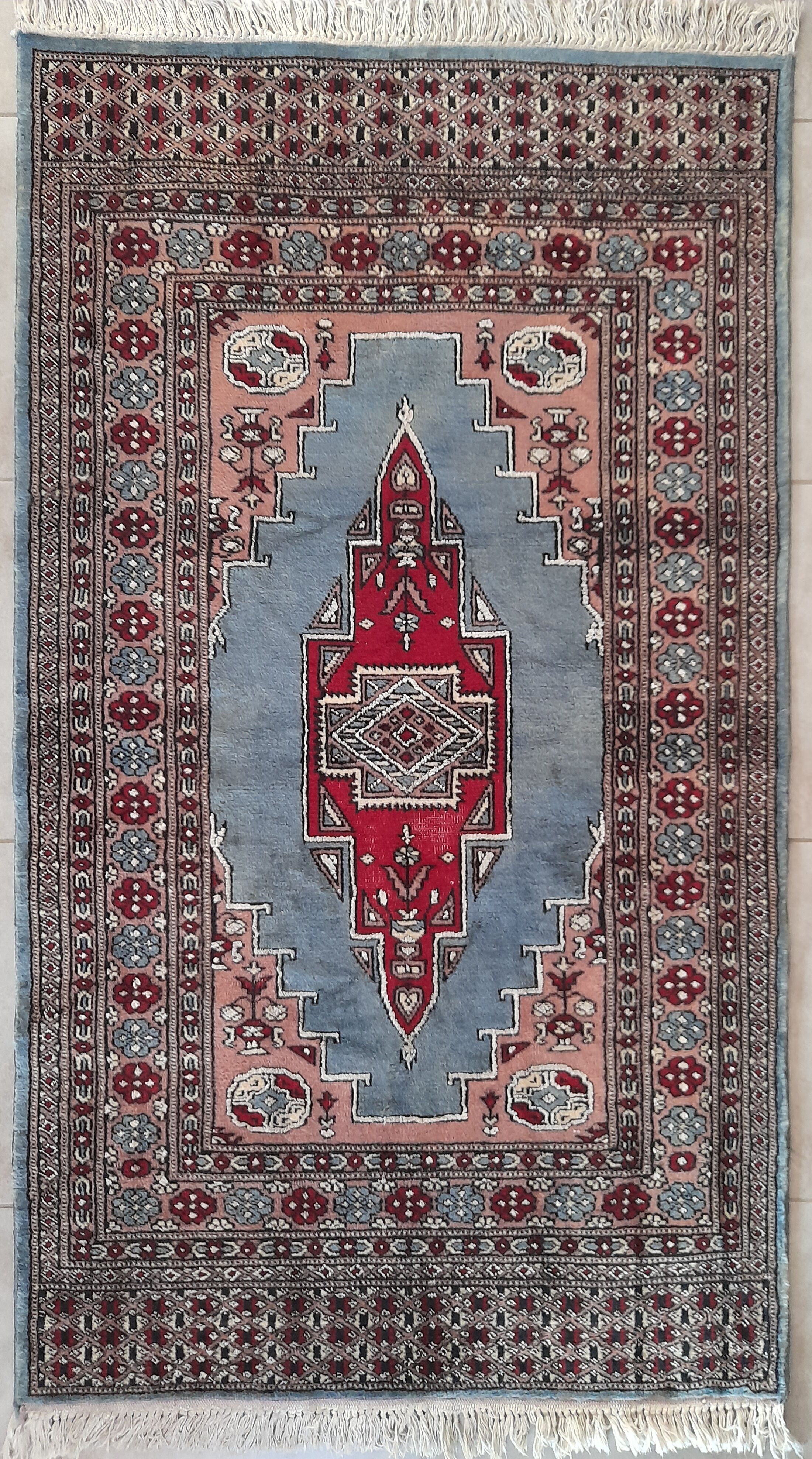 Oriental carpet 170 x 97cm