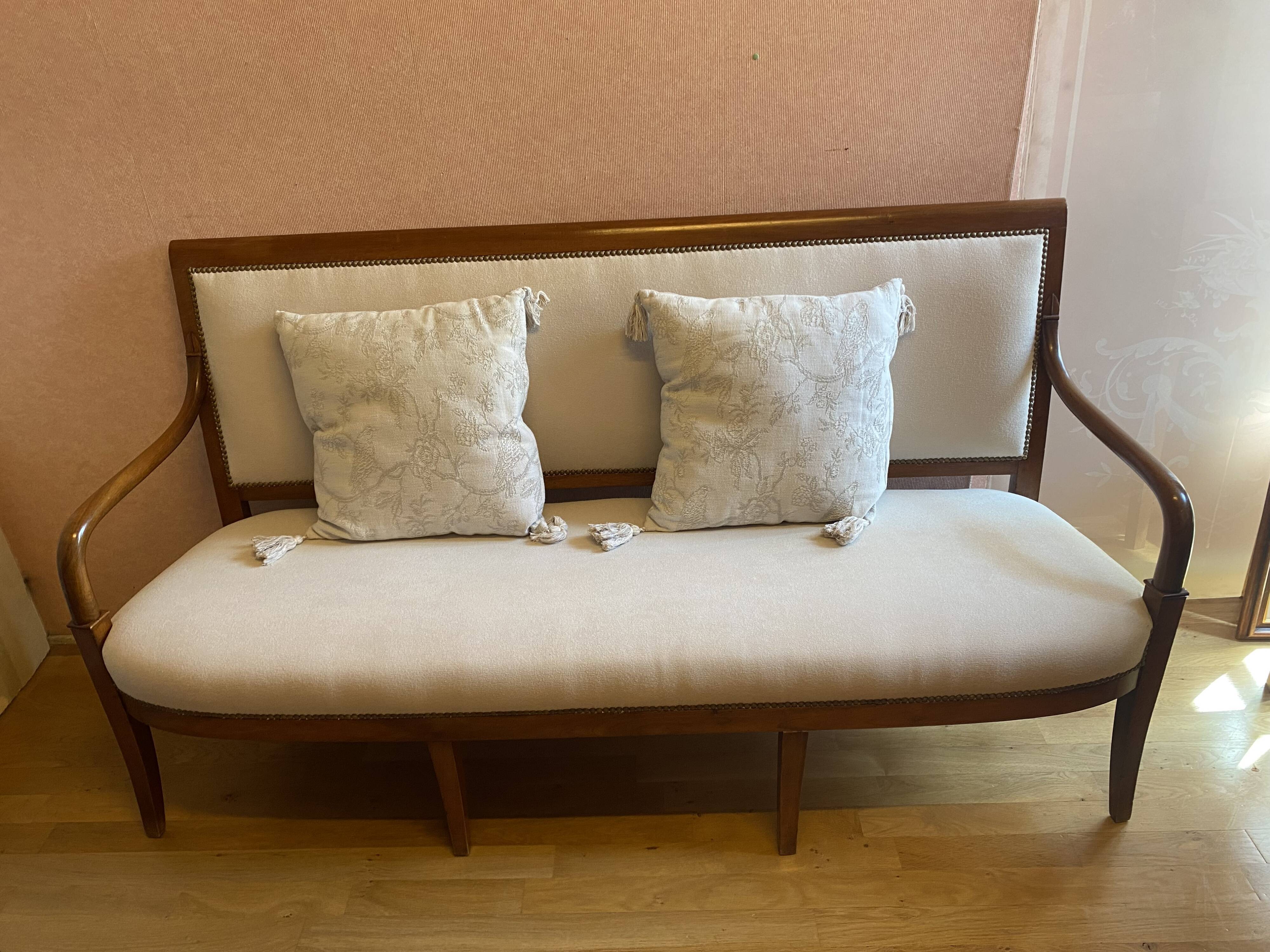 Walnut bench, from the restoration period, covered in white.