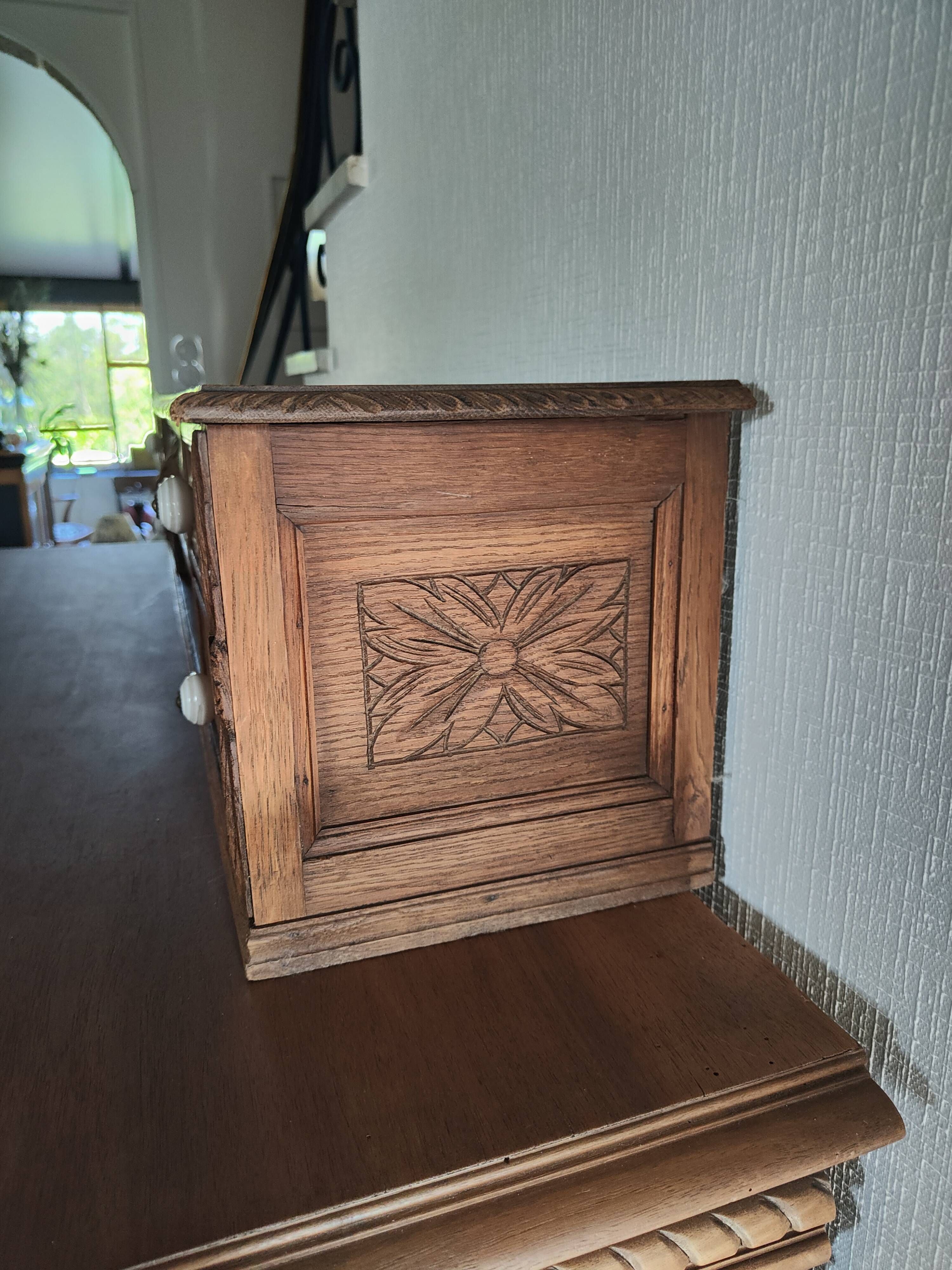 Gradin de bureau ancien en chêne sculpté