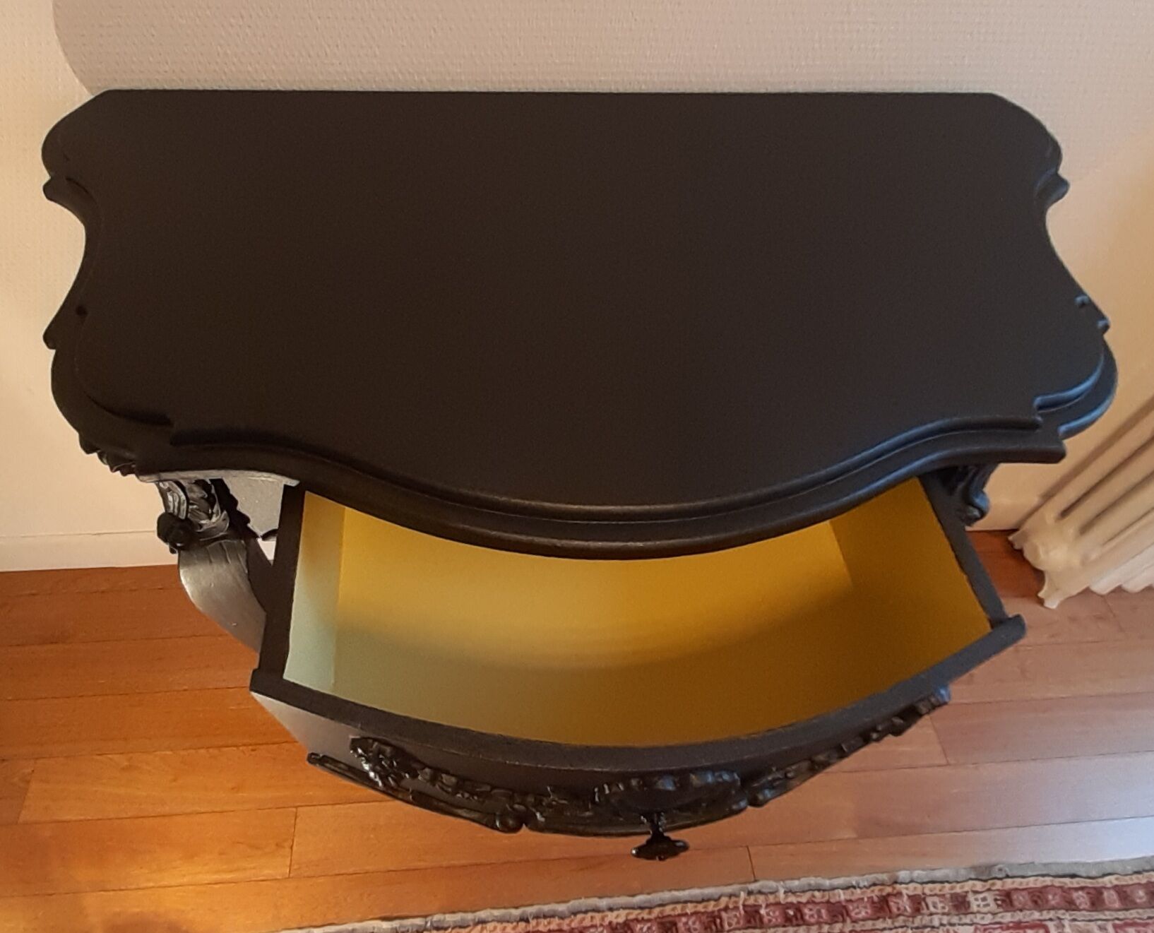 Baroque console black steel