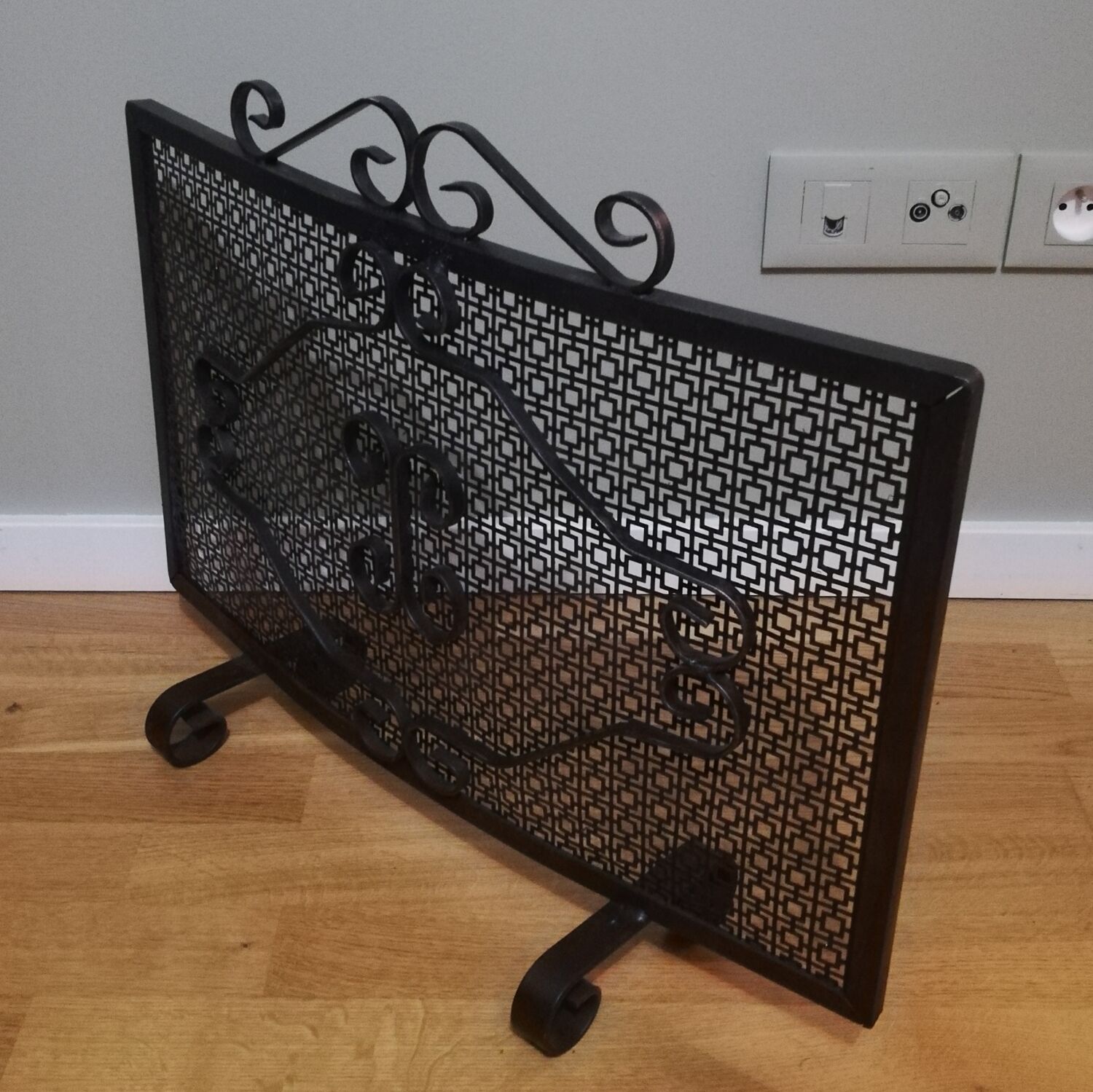 Wrought iron fireplace screen