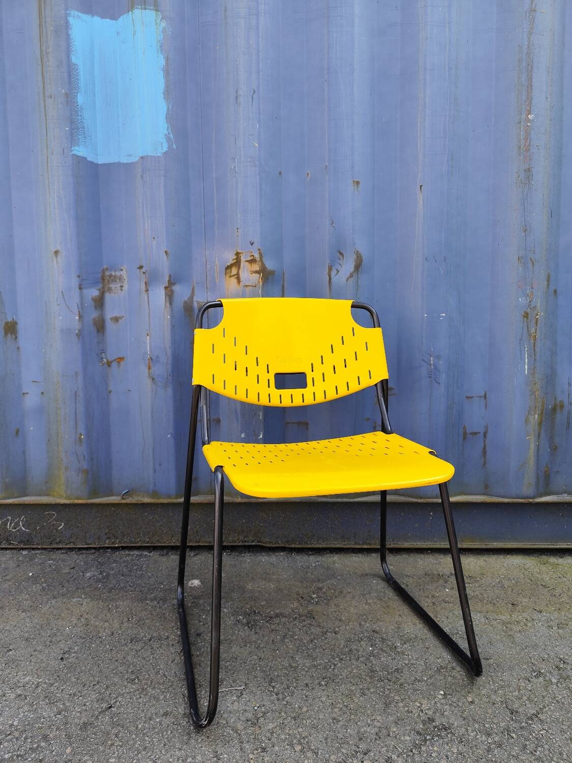 Dallas chair, design Paolo Favaretto for Kinetics