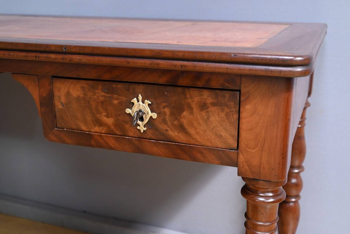 Bureau de Milieu en Acajou – Milieu XIXe