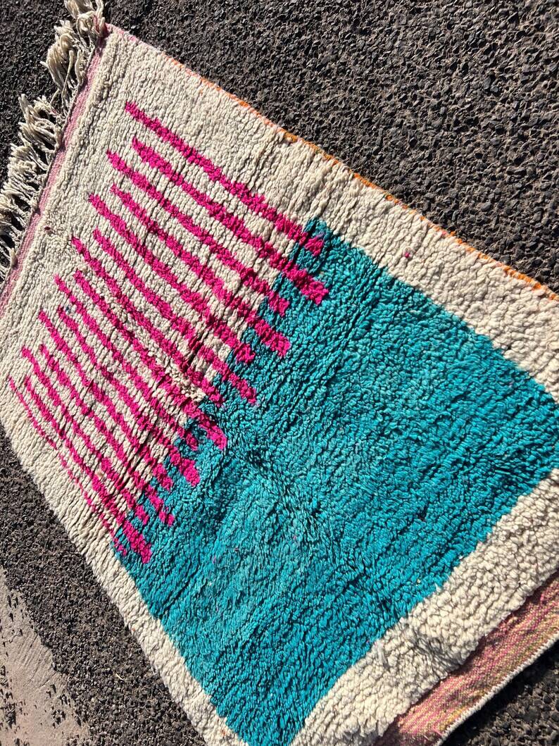 Traditional handmade Berber rug size 150 x 250 cm