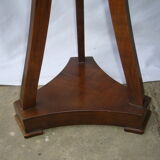 Garden on verni wooden feet