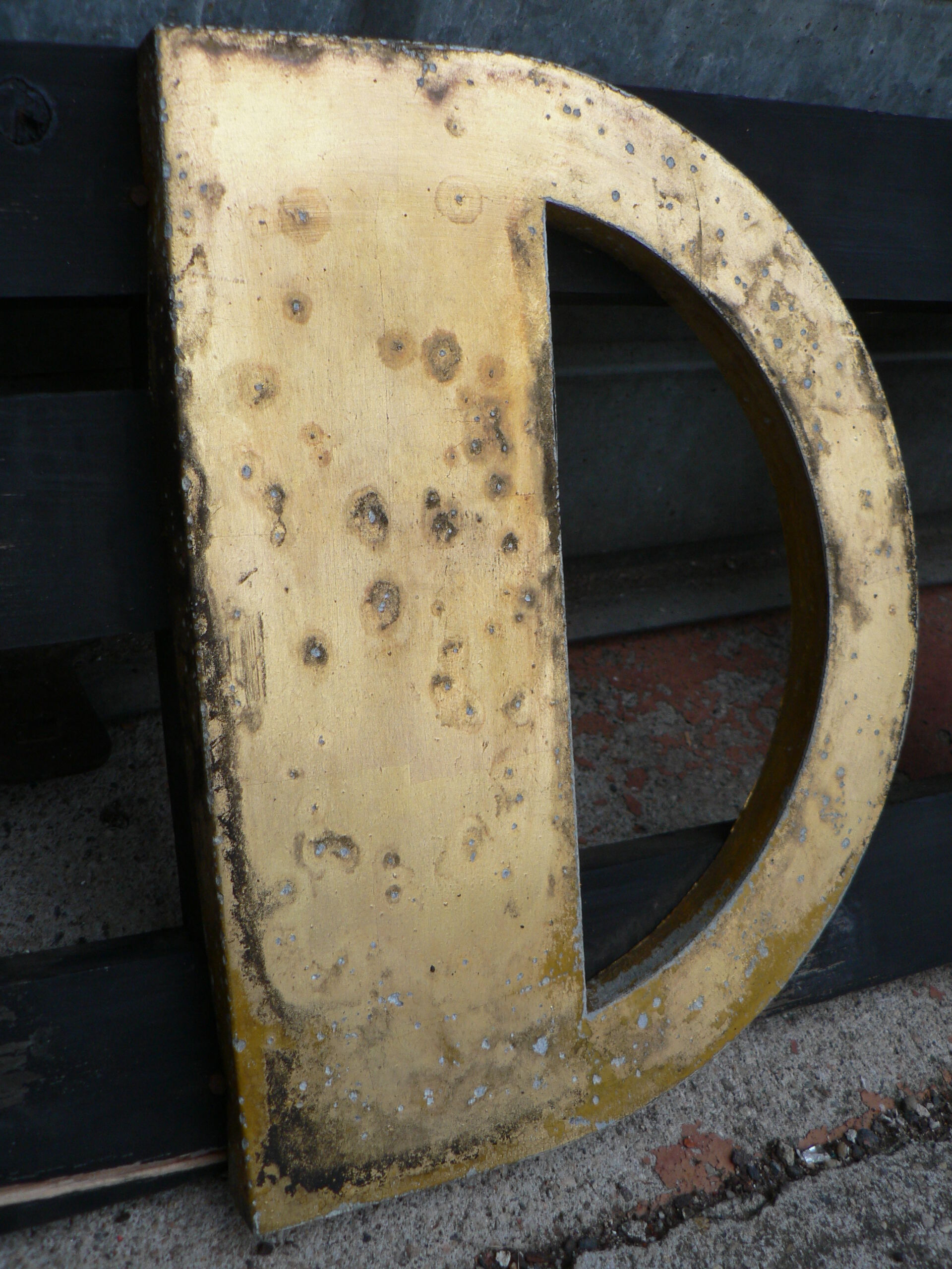 Sign art deco surgeon dentist