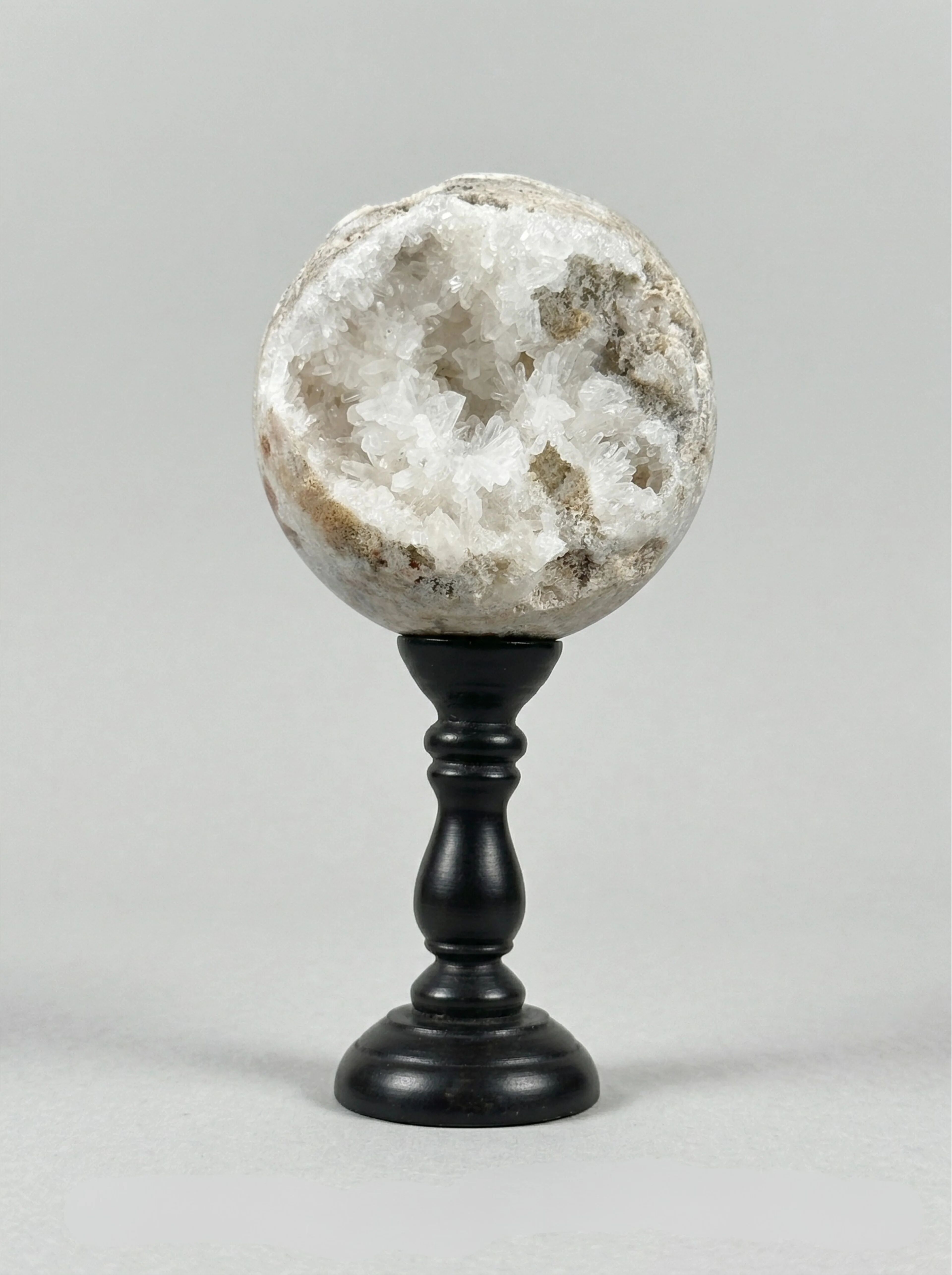Duo pyrite & quartz cristallin — sculptures minérales sur socles