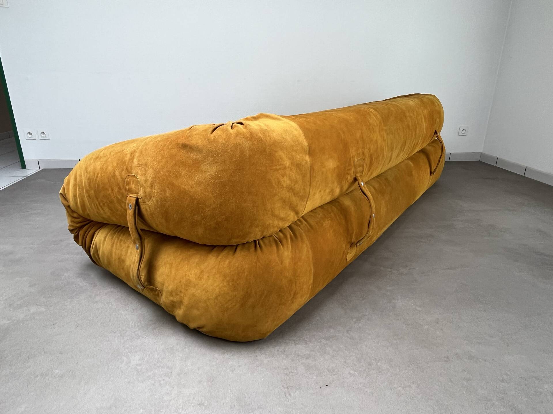 Nubuck leather amphibious sofa by Alessandro Becchi for Giovannetti,