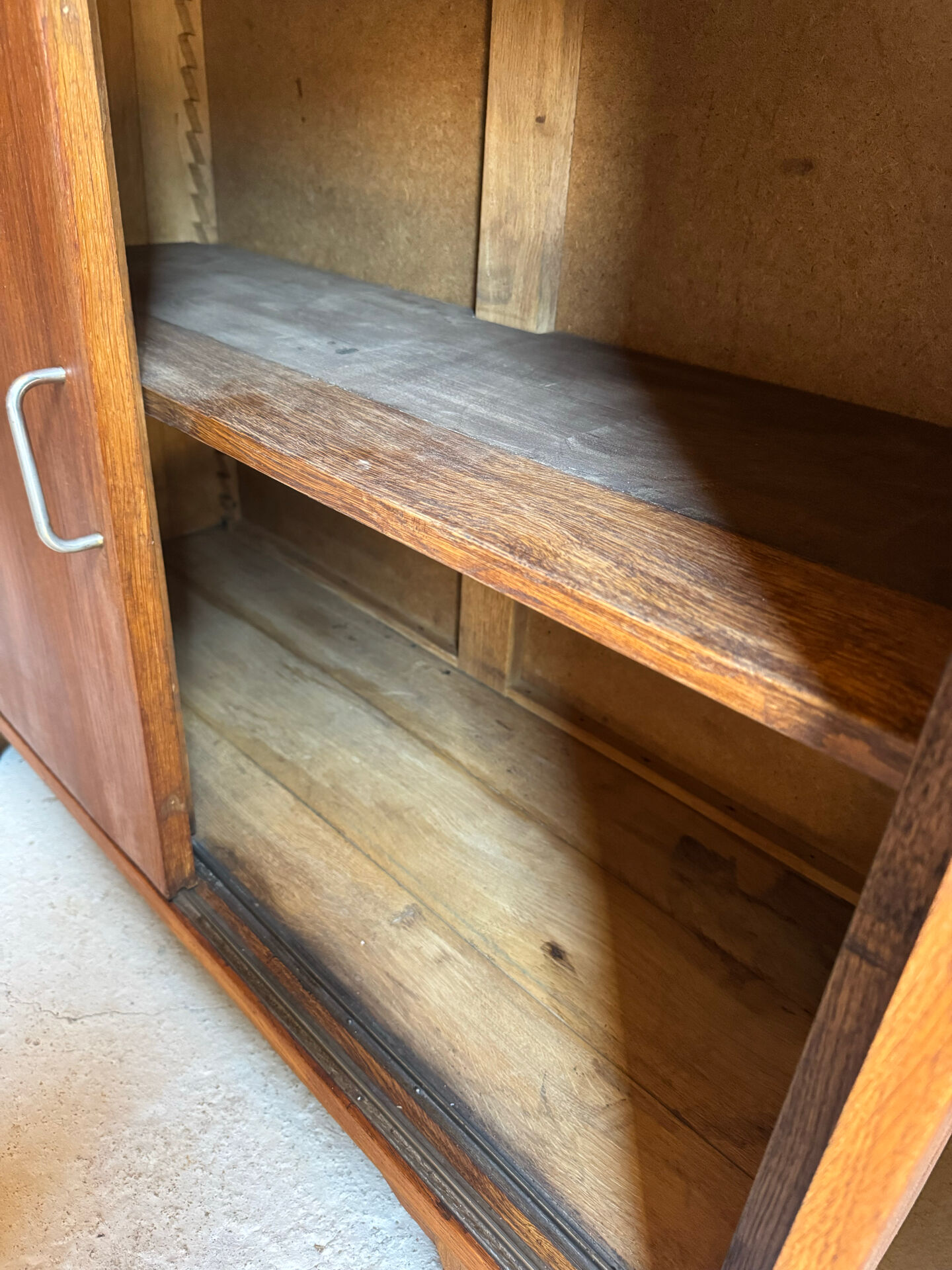 Buffet bas portes coulissantes années 60