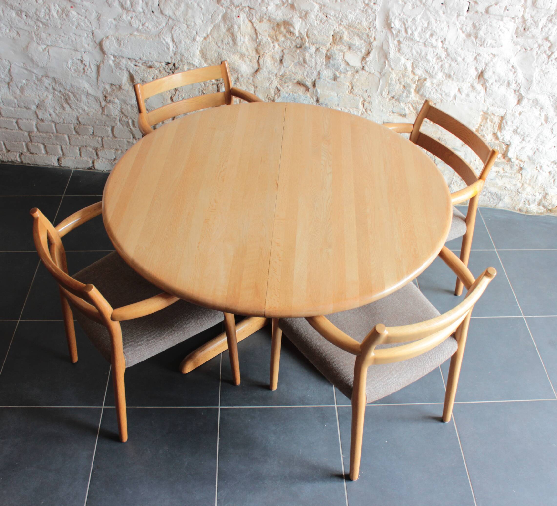 Moller dining room table and chair - 1960