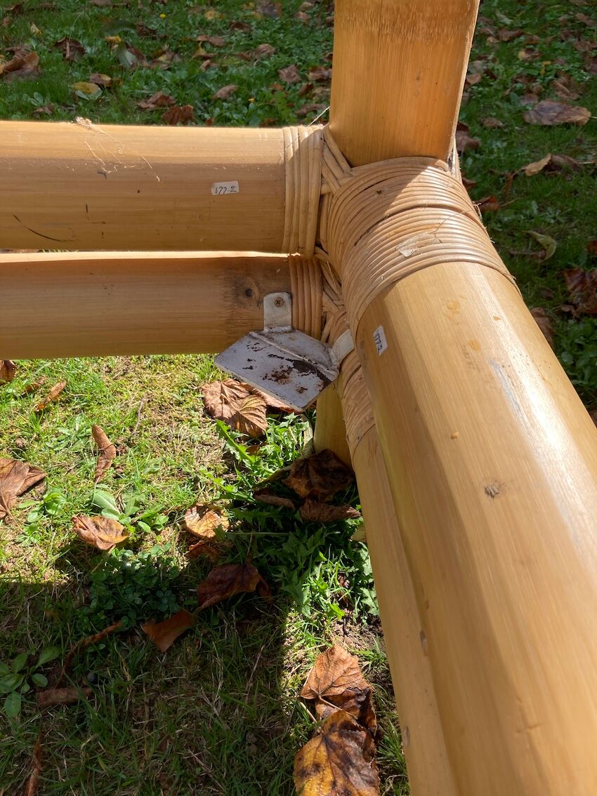 Vintage bed 160x200 and 2 bamboo bedsides