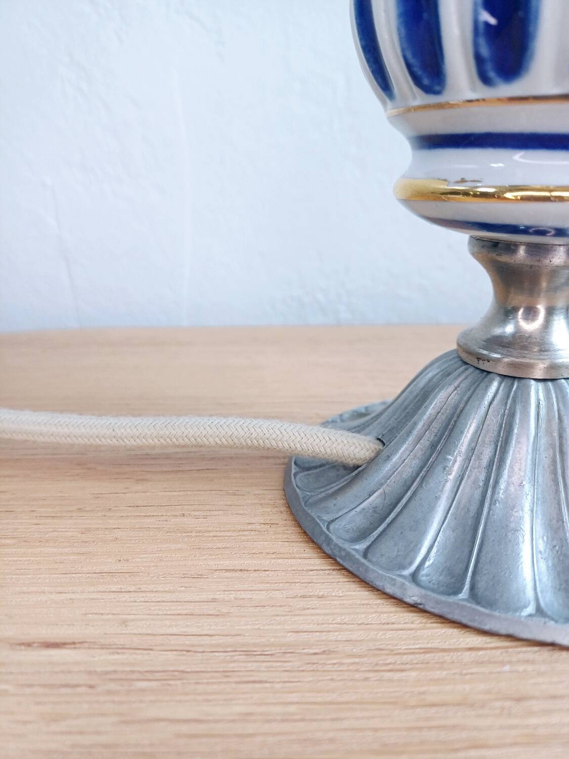 Pair of French Vintage Nightstand Lamps – Hand-Painted Porcelain & Pewter