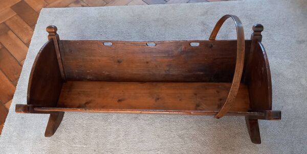 Grand berceau ancien en bois