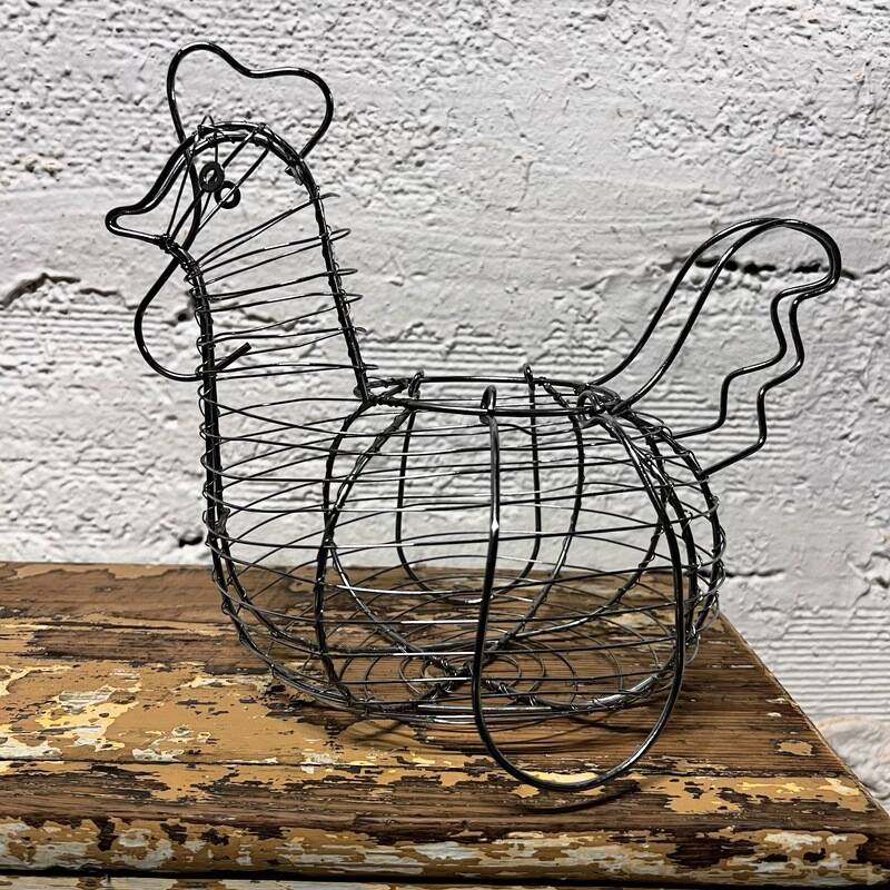 Chicken-shaped wire basket