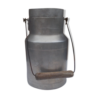 Milk pot