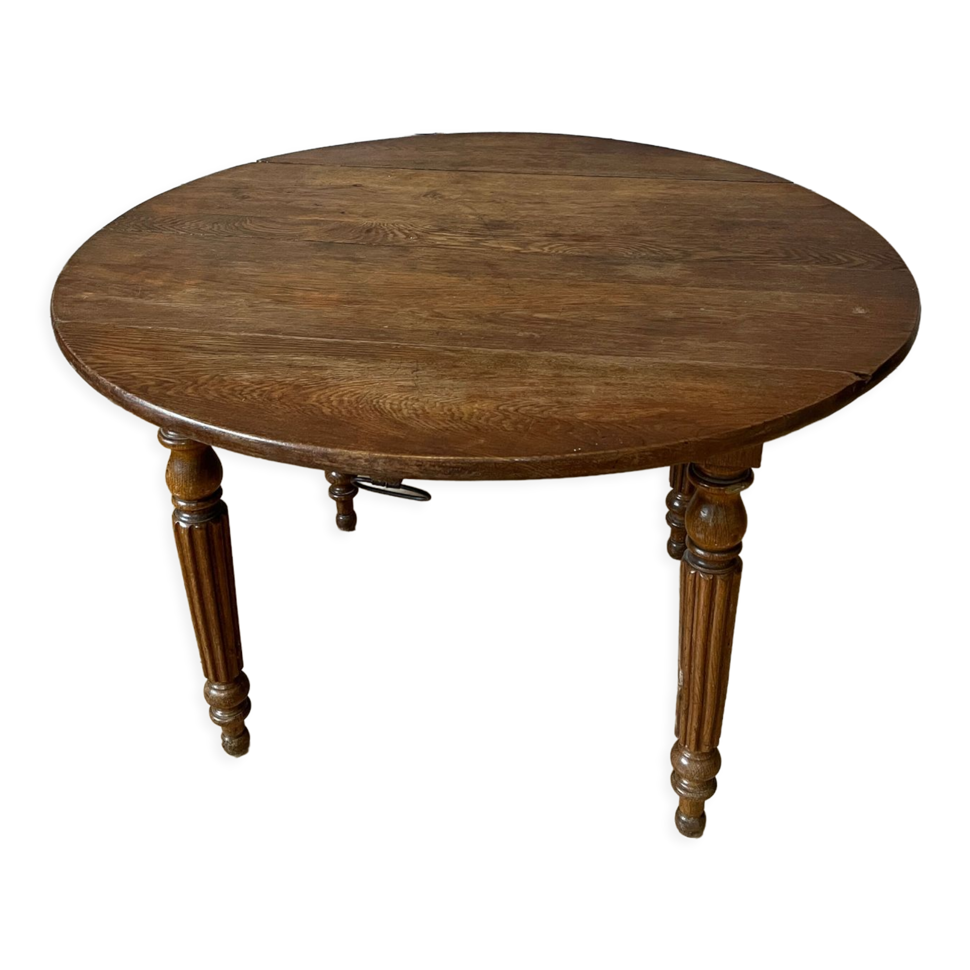 Round table with flaps