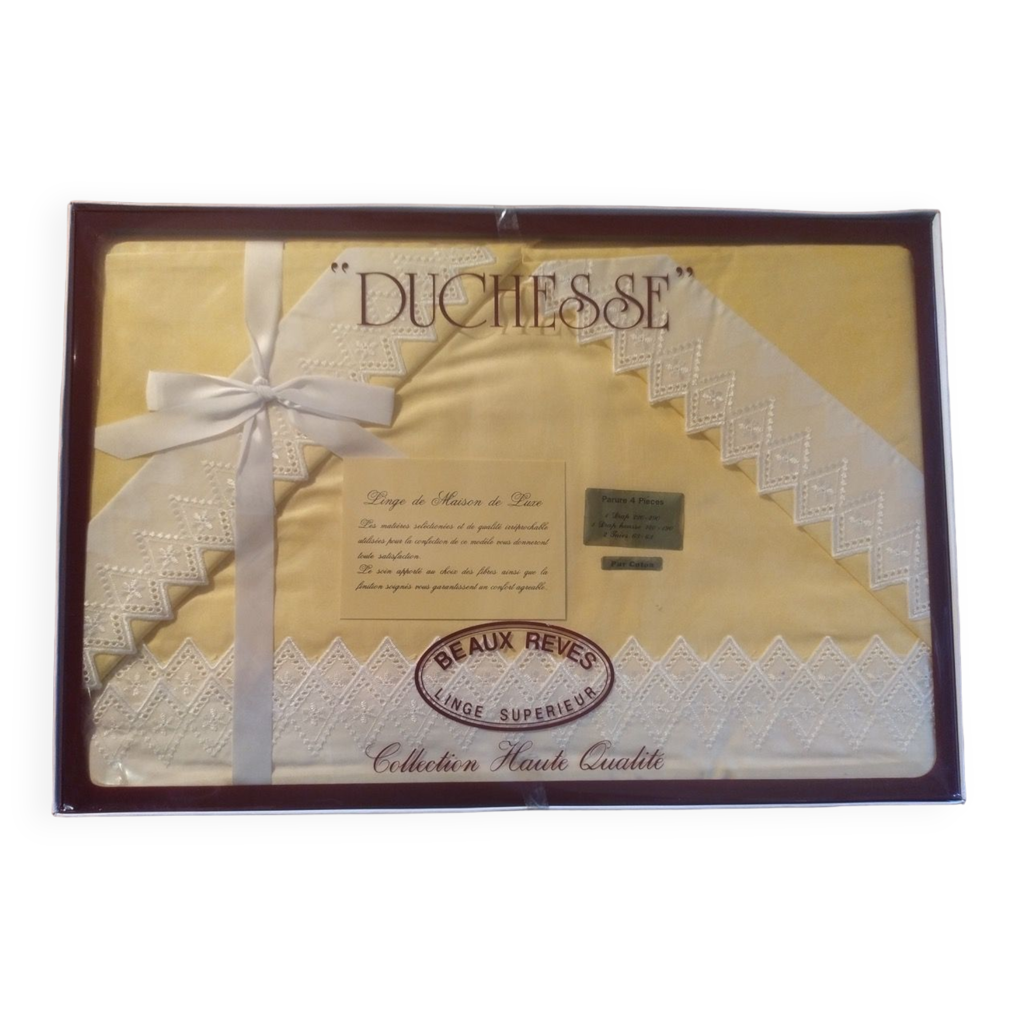 Old yellow and white lace bedding set from the Duchesse brand, 100% cotton