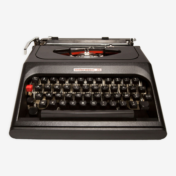 Underwood 26 black portable typewriter revised and new ribbon