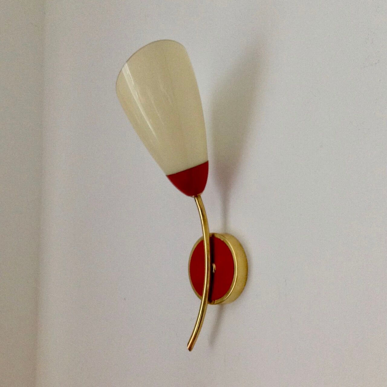 60s red wall light