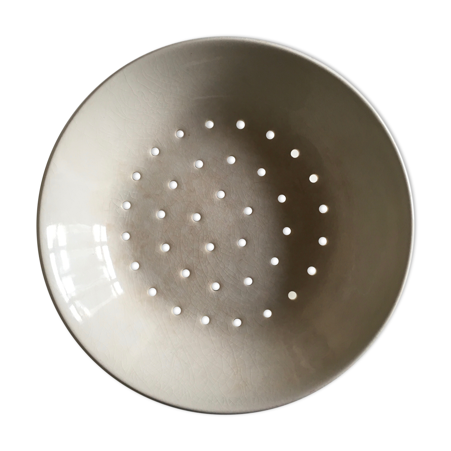 Perforated pheasant plate in 1900s iron earth