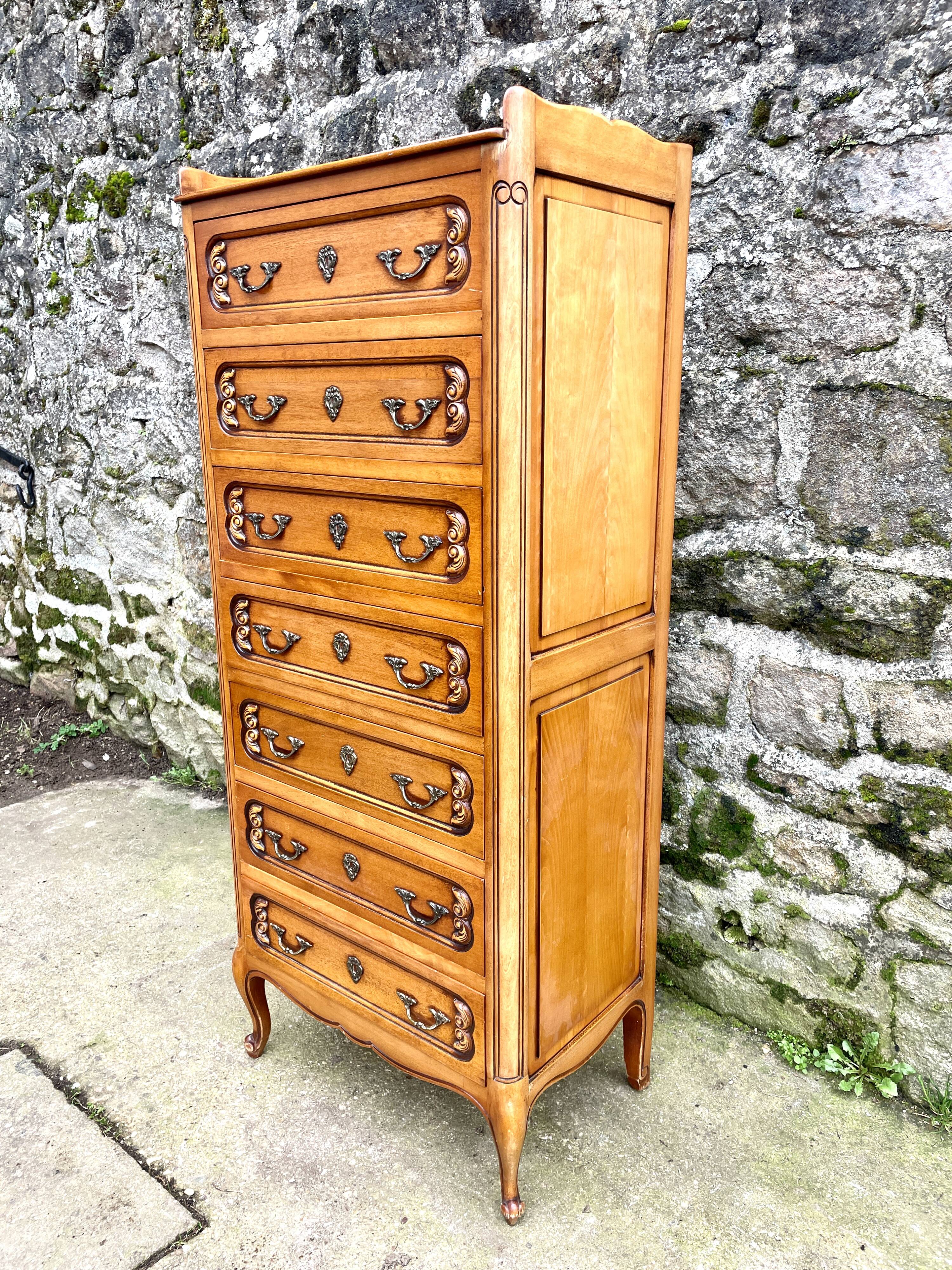 Louis XV style weekly planner