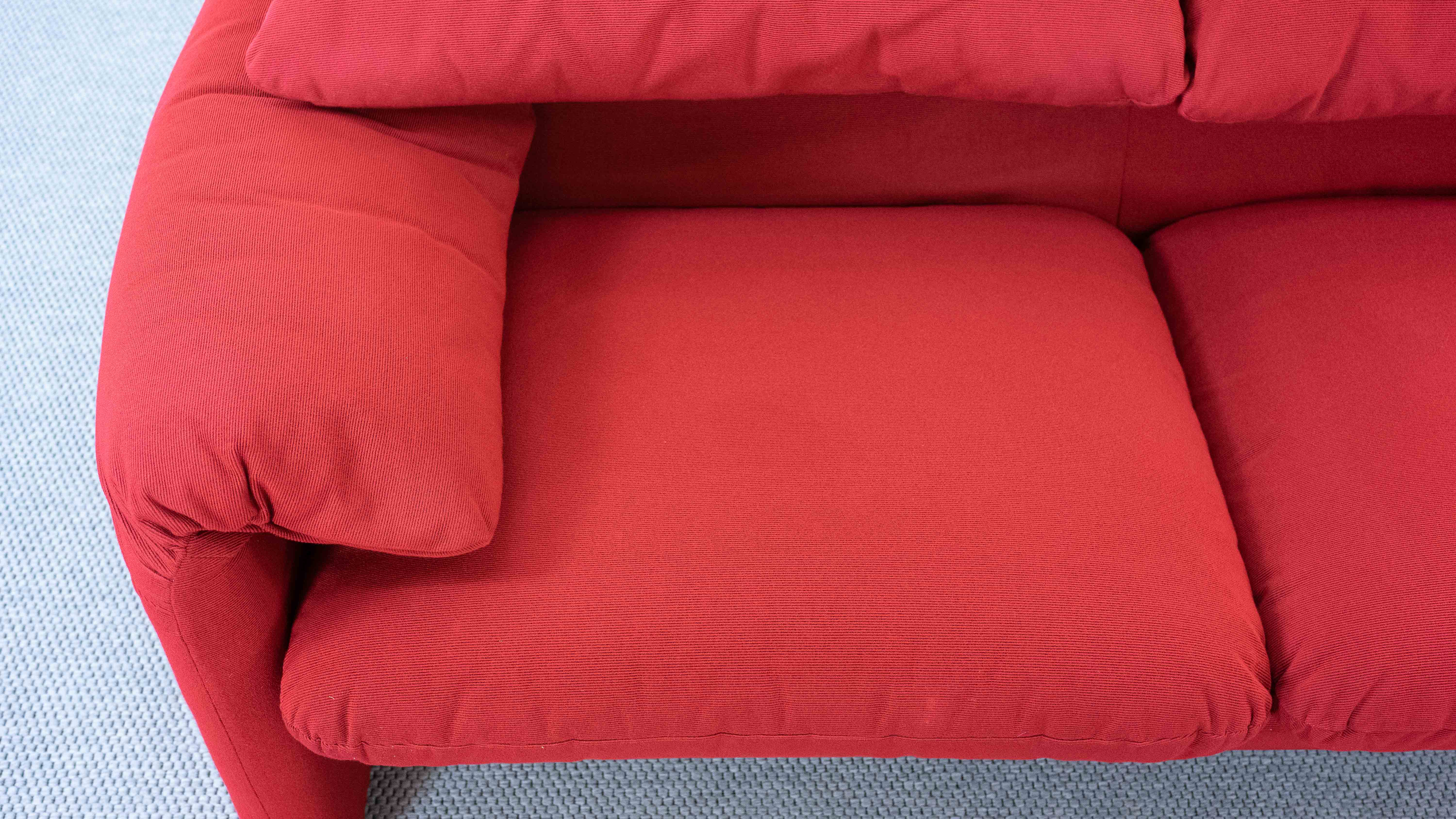 Maralunga 3-seater Sofa red by Vico Magistretti for Cassina, Italy