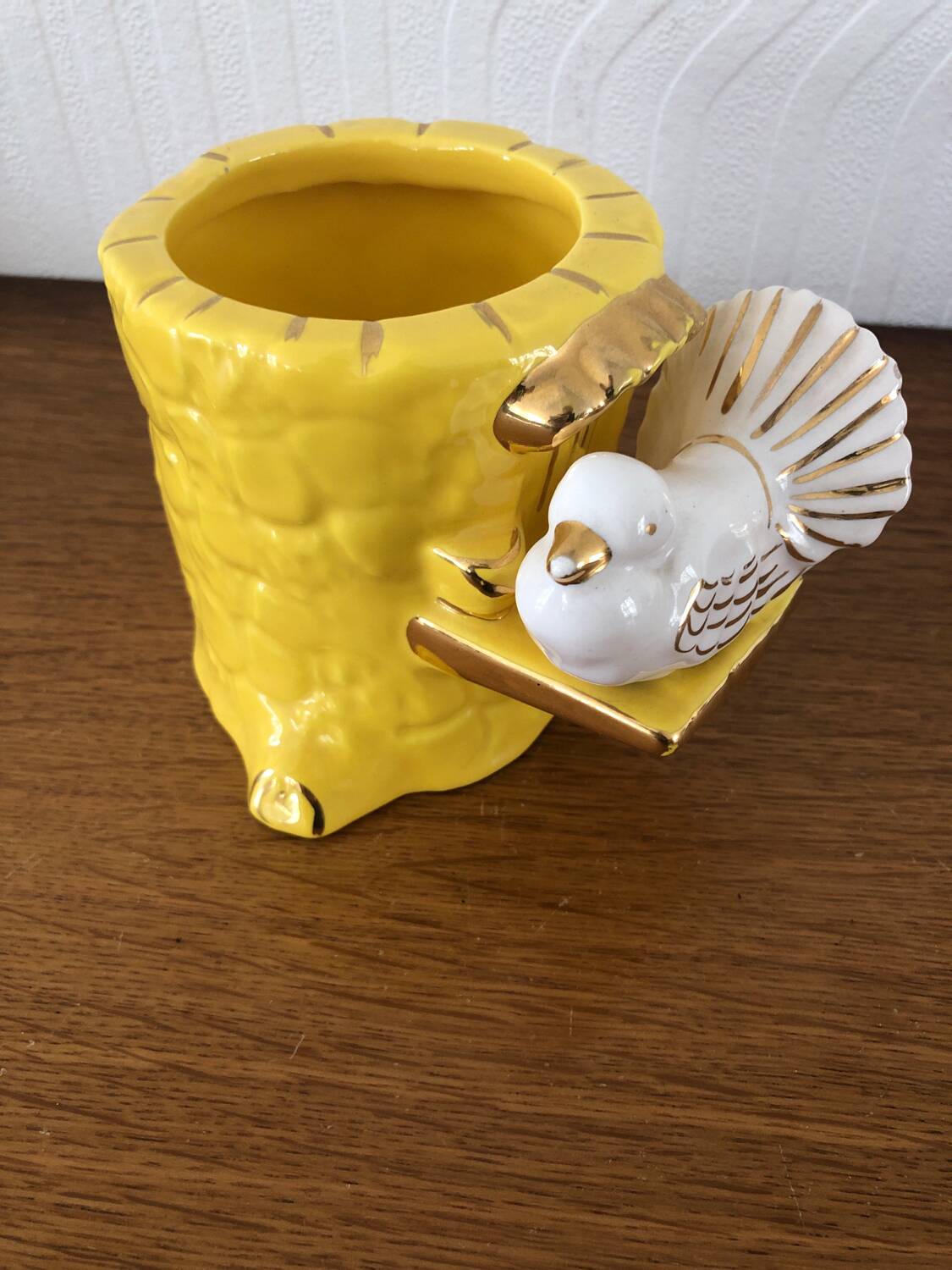 Vintage yellow plant pot with Vallauris bird 1960