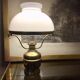 Lampe de table laiton doré et opaline