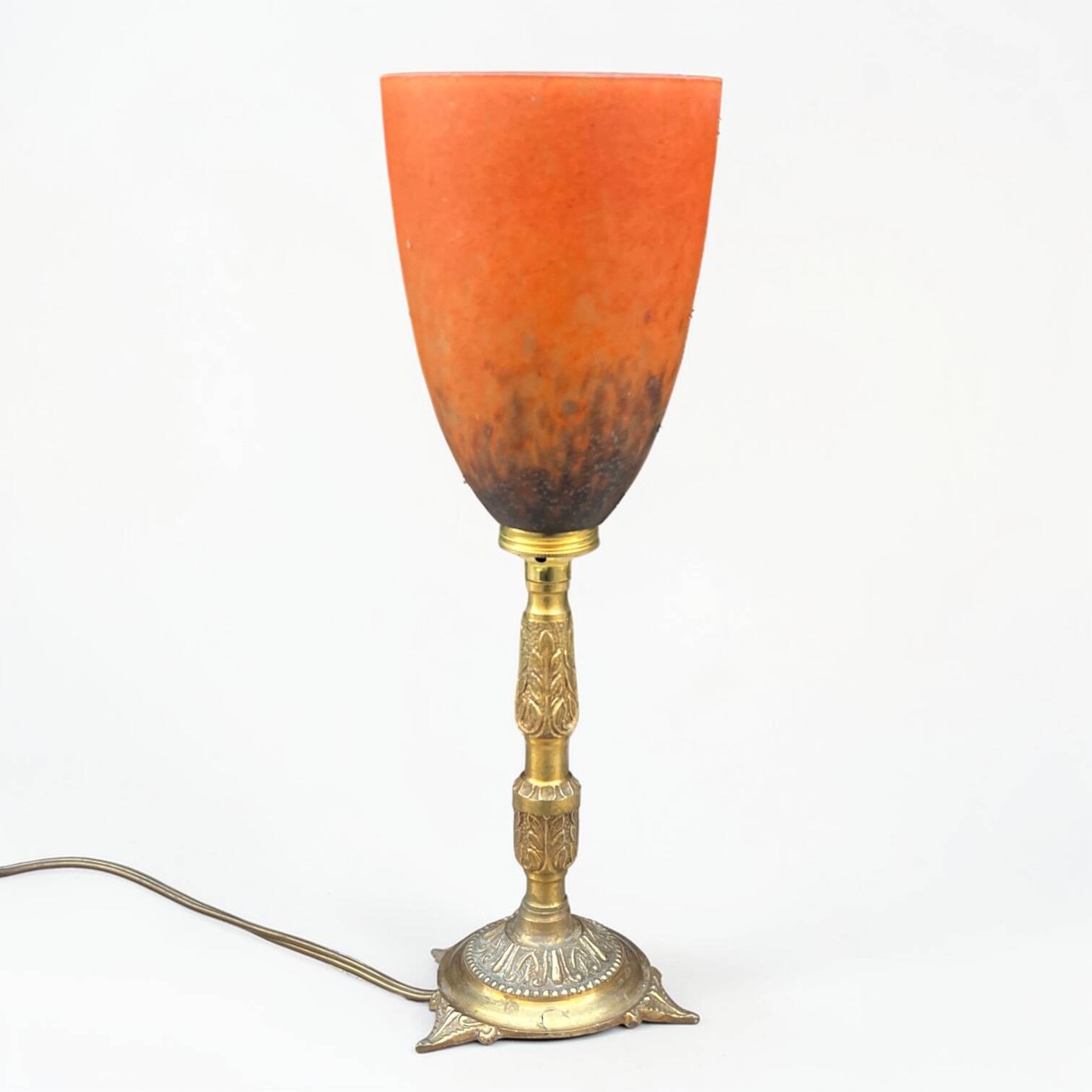Art Nouveau lamp in bronze and orange marbled glass, 1920.