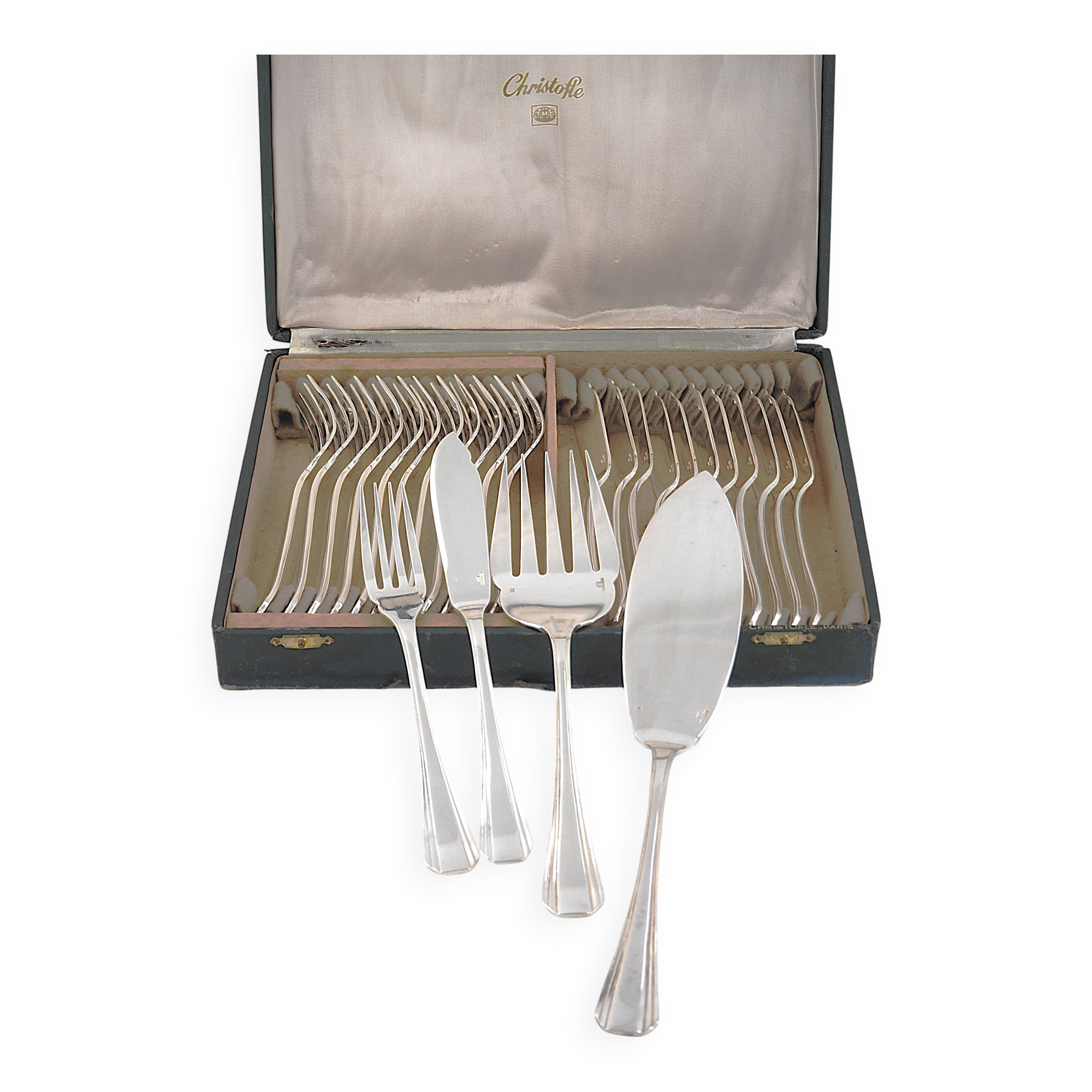 12 couverts à poisson et couverts de service 26 pièces Christofle Boréal en métal argenté