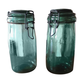 2 bocaux en verre vert